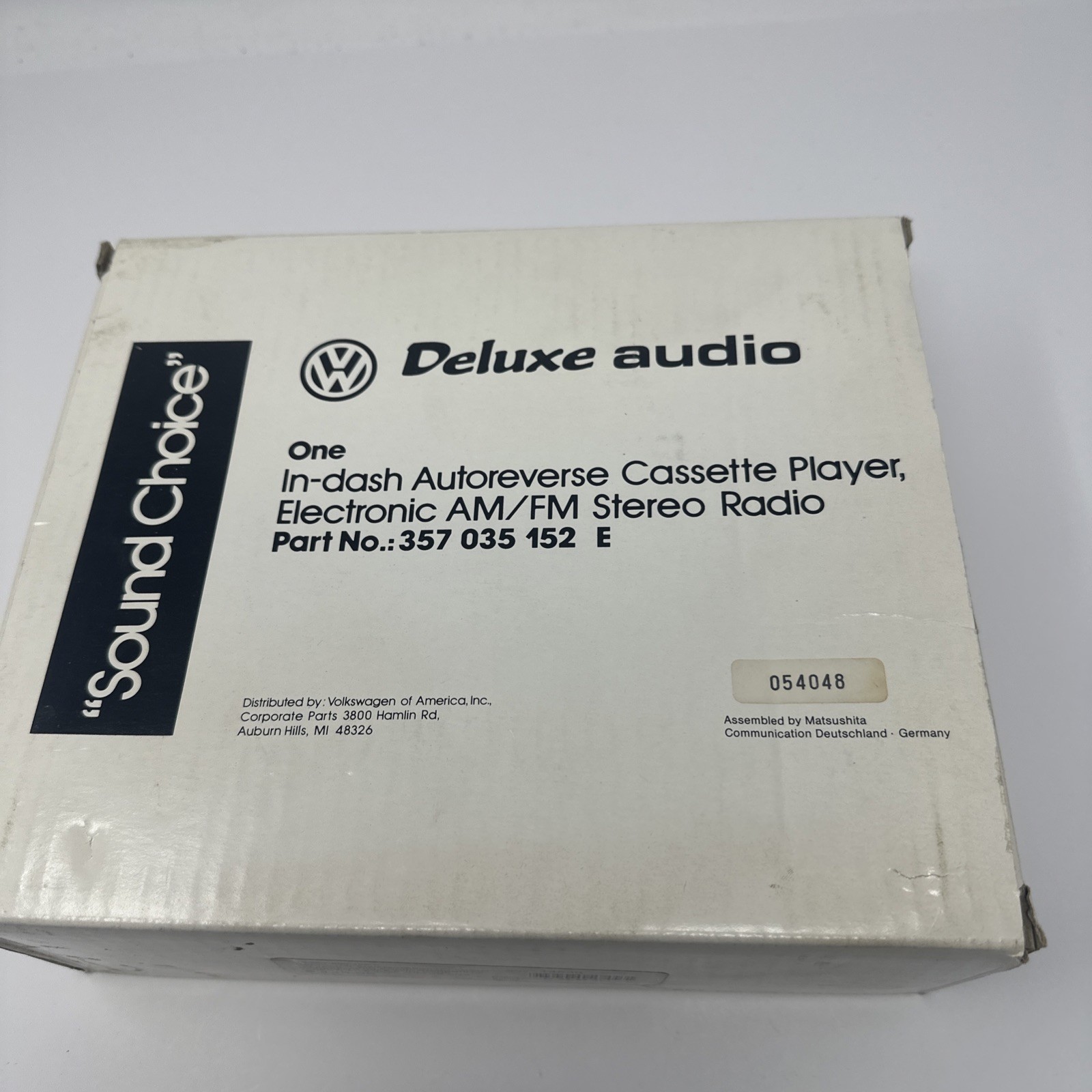 Volkswagen Duluxe Audio Factory Head Unit Cassette Player 90’s (357 035 152E)