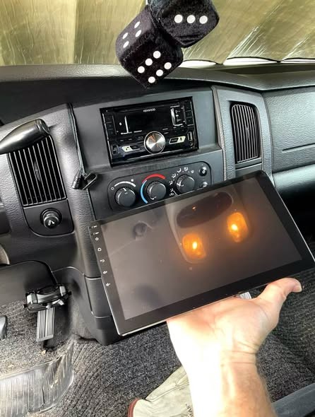 9″ For 2002-2004 2005 Dodge Ram Radio Stereo CarPlay Android Auto Navi FM BT GPS