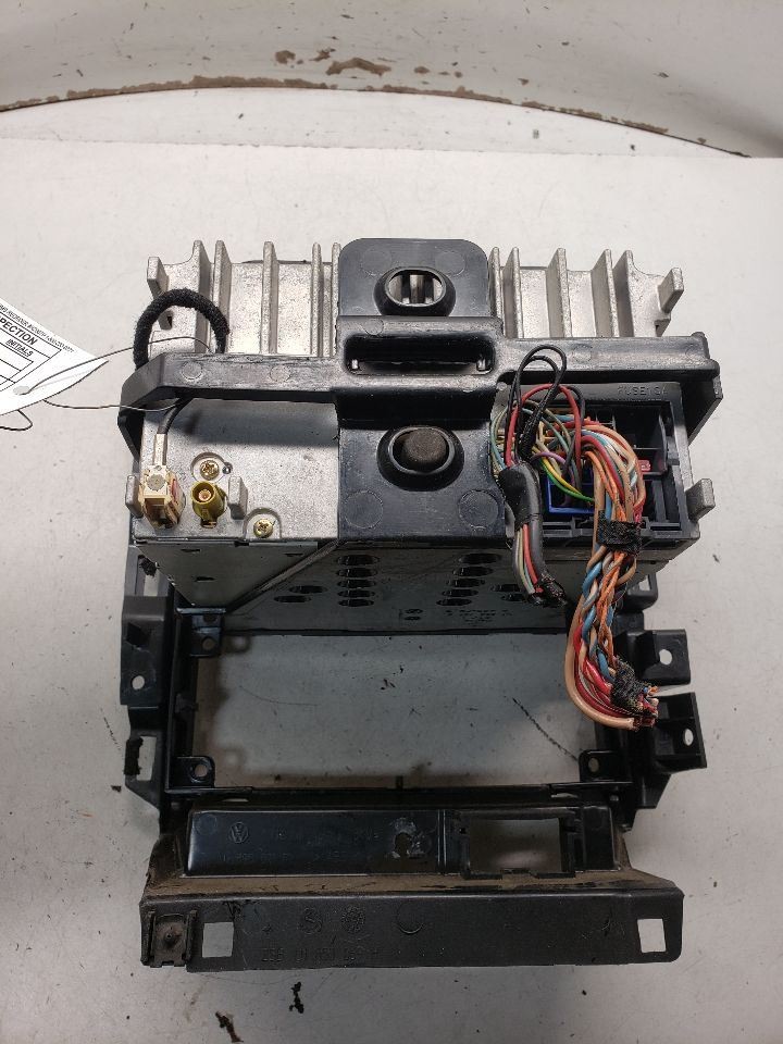 2003-2009 Volkswagen Golf Radio VIN J 8th Digit Includes City OEM 1469650