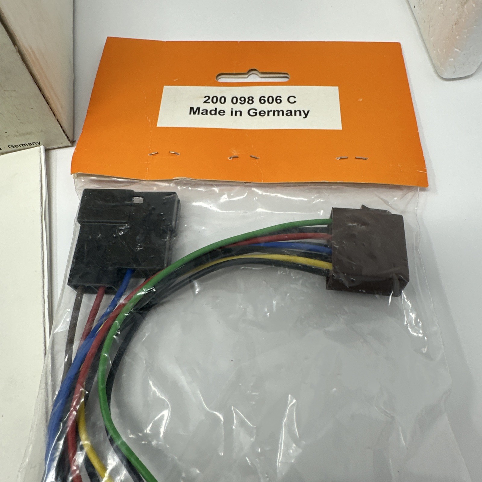 Volkswagen Duluxe Audio Factory Head Unit Cassette Player 90’s (357 035 152E)