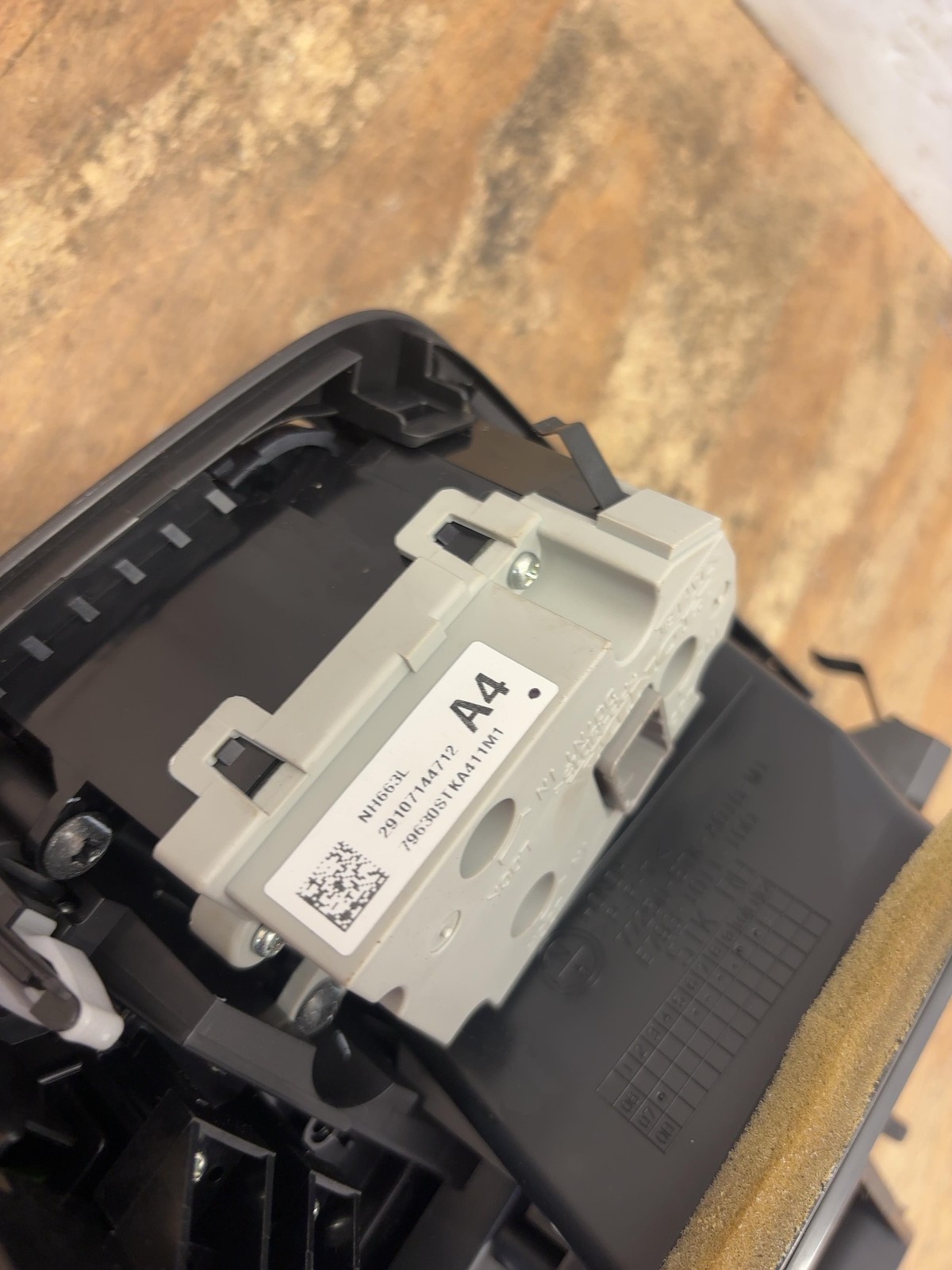 08 09 ACURA RDX Audio & Visual Equipment (radio) Control – CHECK ID FOR DETAILS