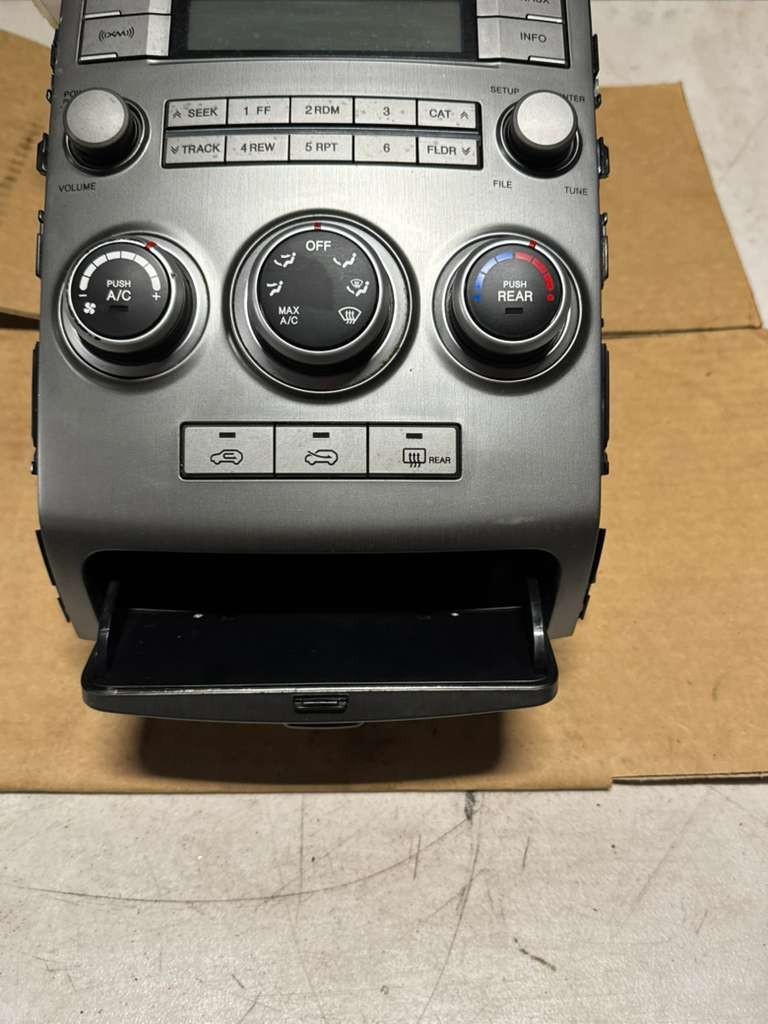 2009- 2012 Hyundai Veracruz Radio Stereo Cd Player with A/C Control OEM