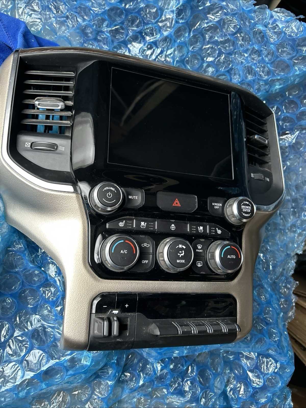2019 2020 2021 RAM 1500 2500 3500 UCONNECT 4C NAV 8.4″ DISPLAY Screen w/ BEZEL