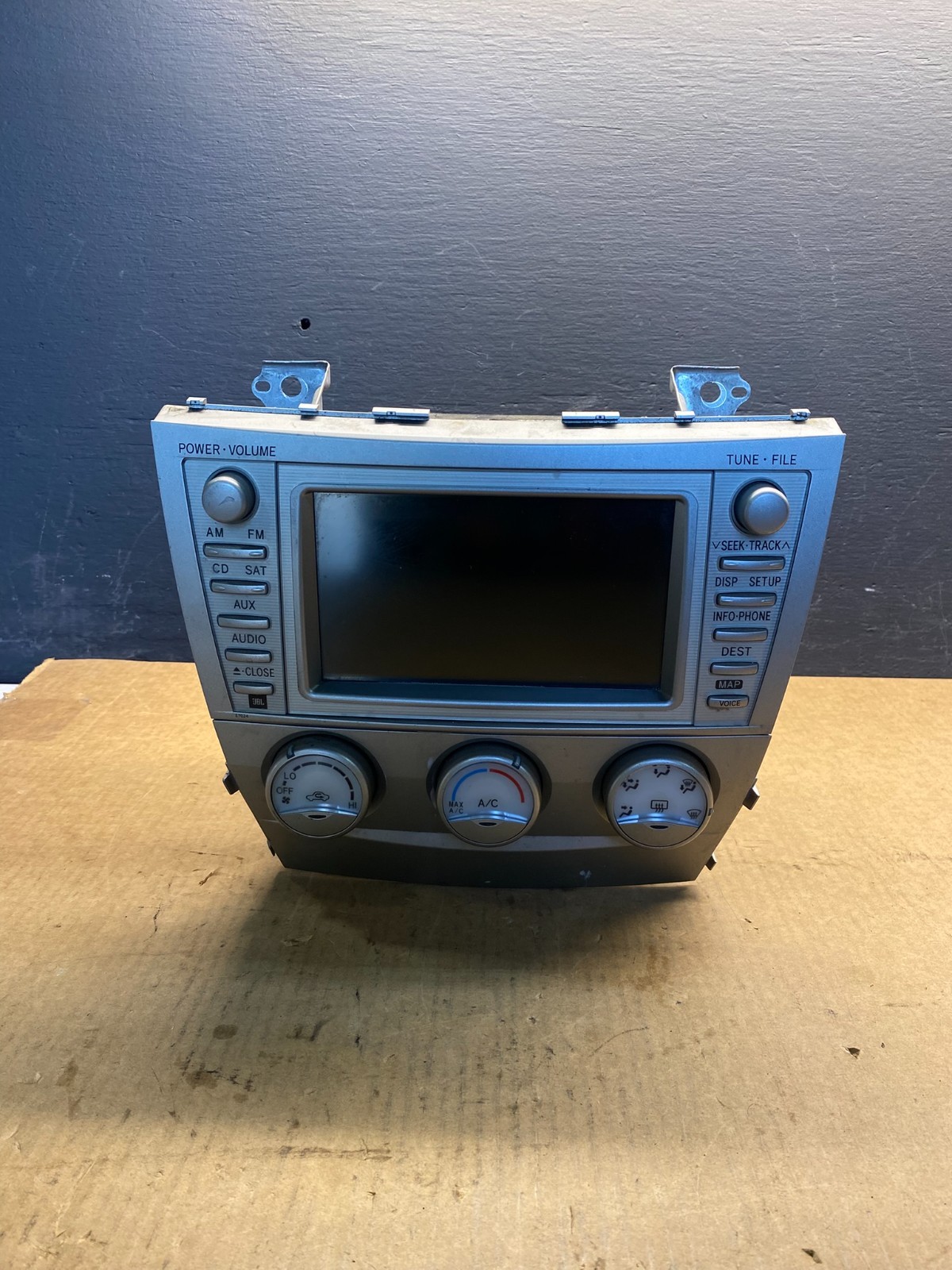 2010 2011 Toyota Camry Radio AM/FM CD Player Climate Control OEM ac6937 DG