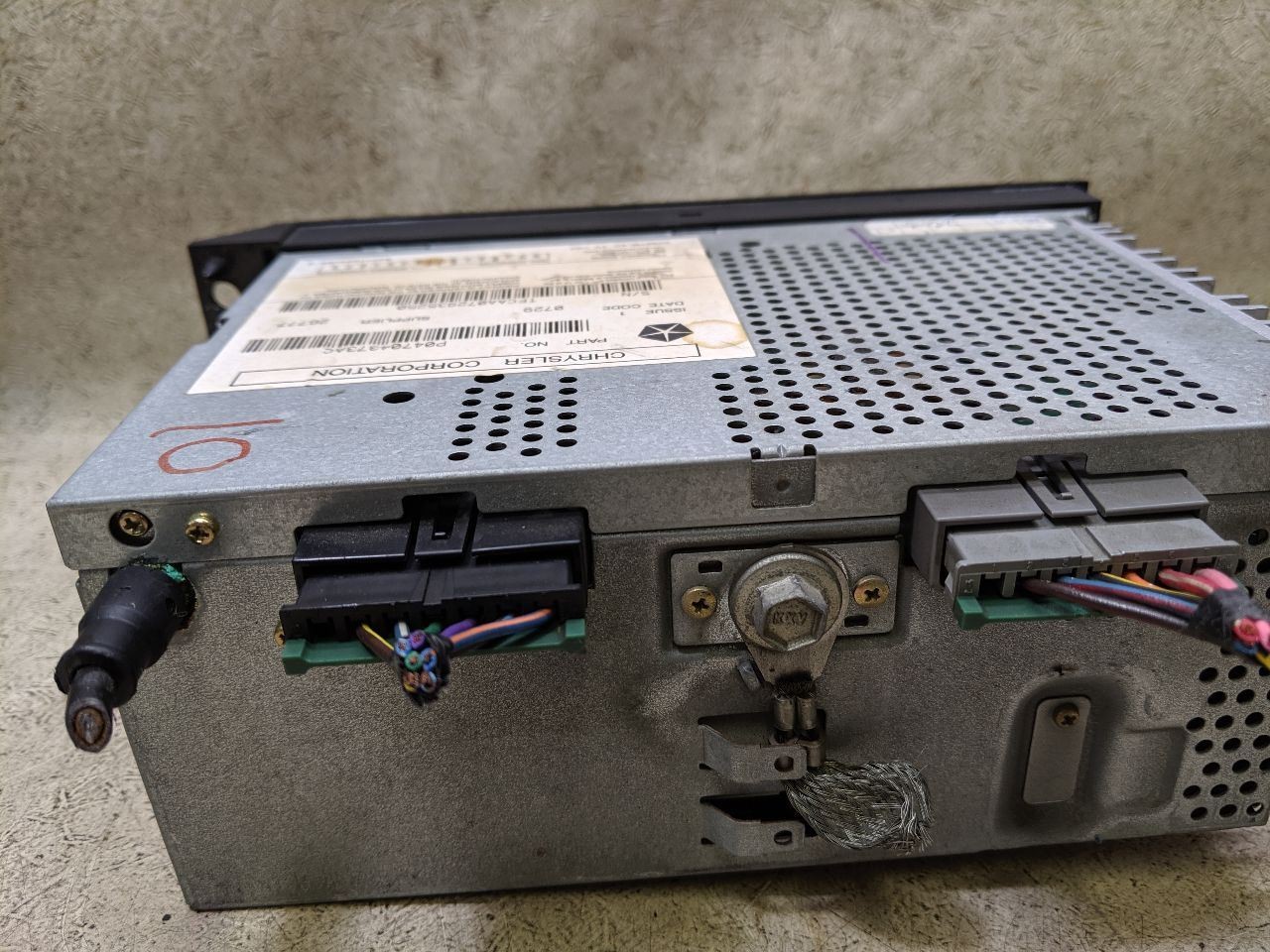 Stereo Radio Receiver AM FM CD Player Fits 97-03 DODGE 1500 VAN os30-205358