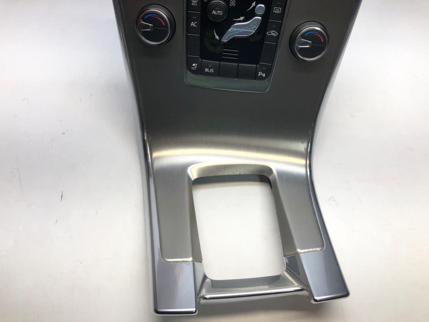 2011 – 2013 Volvo XC60 Radio Heater Climate Control Panel Trim Bezel 1302415 OEM