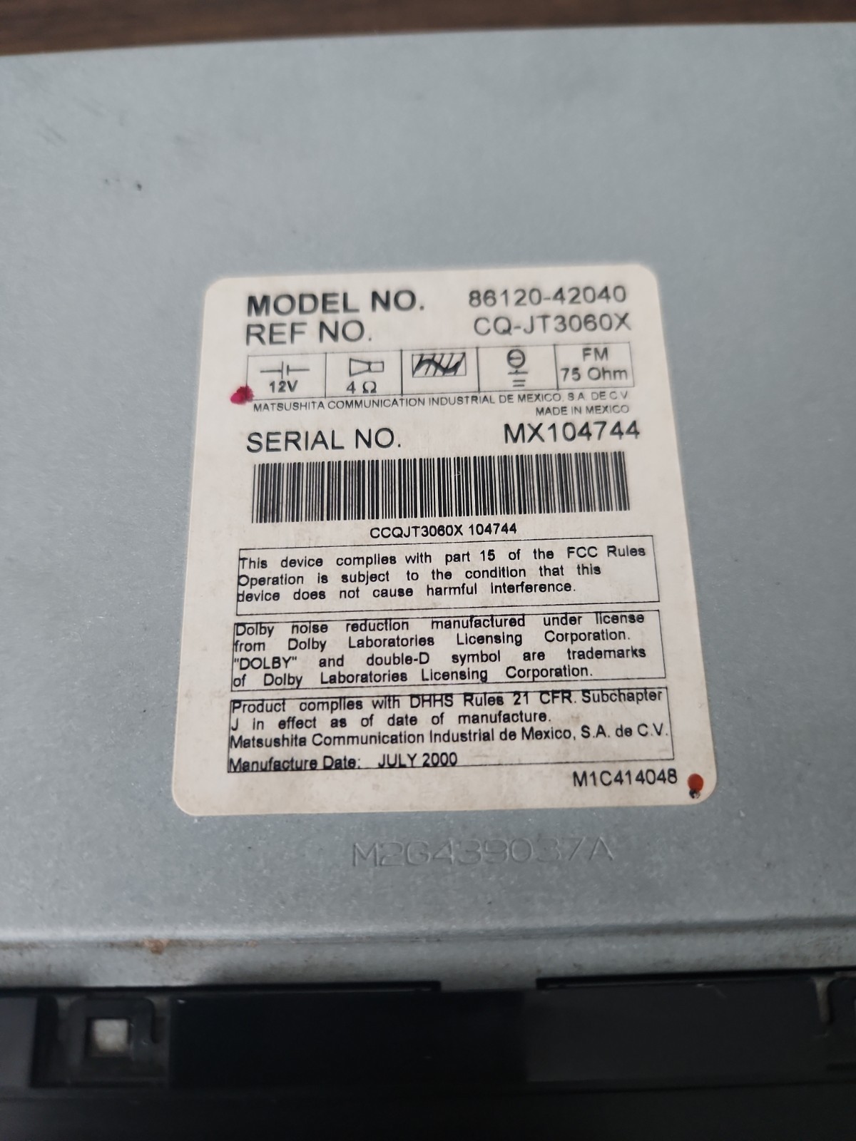 2001: Toyota RAV4 – AM/FM Radio Receiver CD Player Cassette – A56818 86120-42040