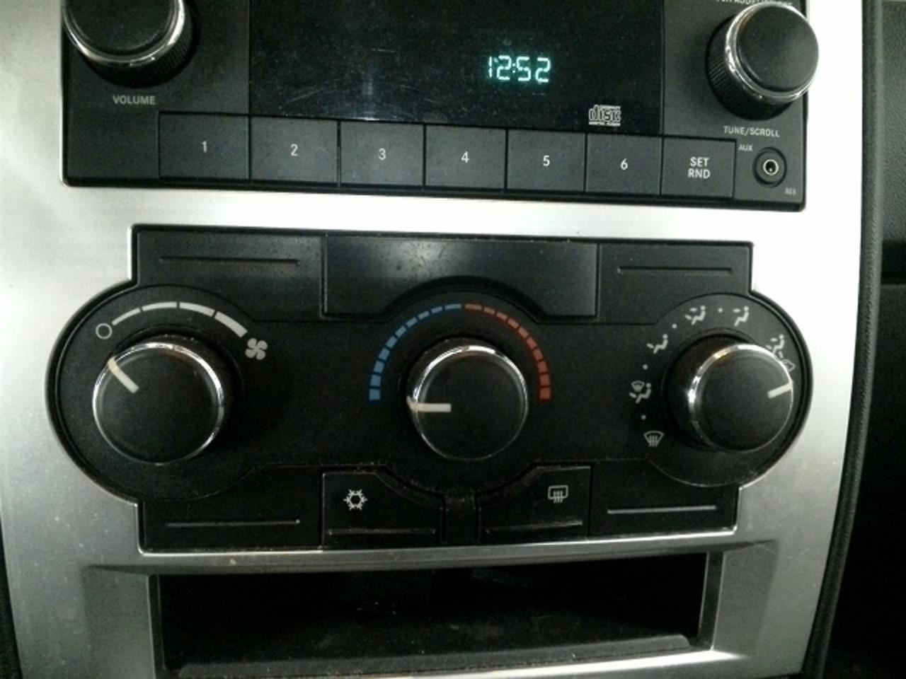 Audio Equipment Radio Display And Receiver Radio ID RES Fits 08-10 300 104889098