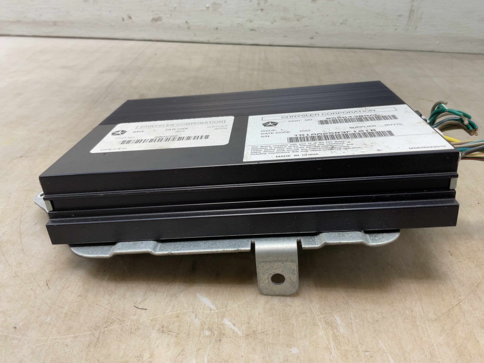 Jeep Wrangler JK OEM Factory Stock Premium Amplifier 05064389AL 2013-2014 176295