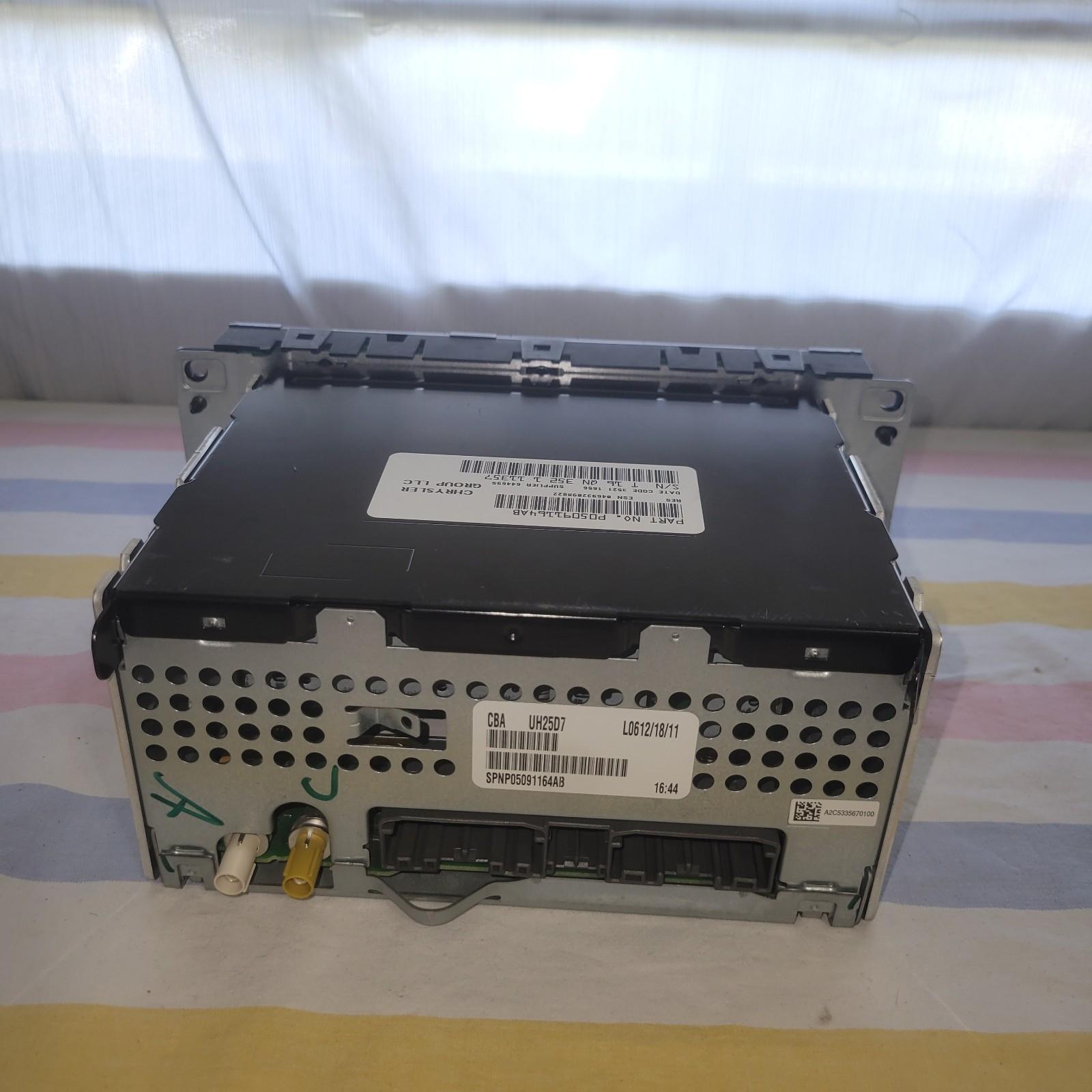 OEM Chrysler Dodge Jeep Ram AM/FM CD MP3 Sirius Radio P05091164AB