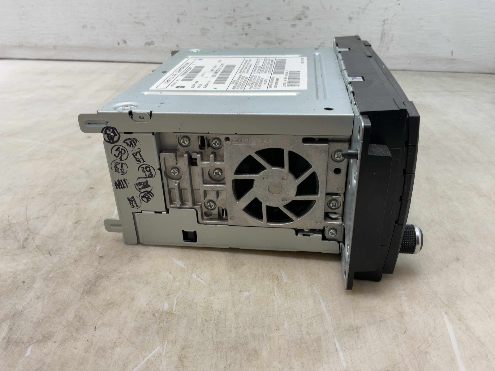 Jeep JK Wrangler OEM RHB Touchscreen Radio 05064829AF 2011