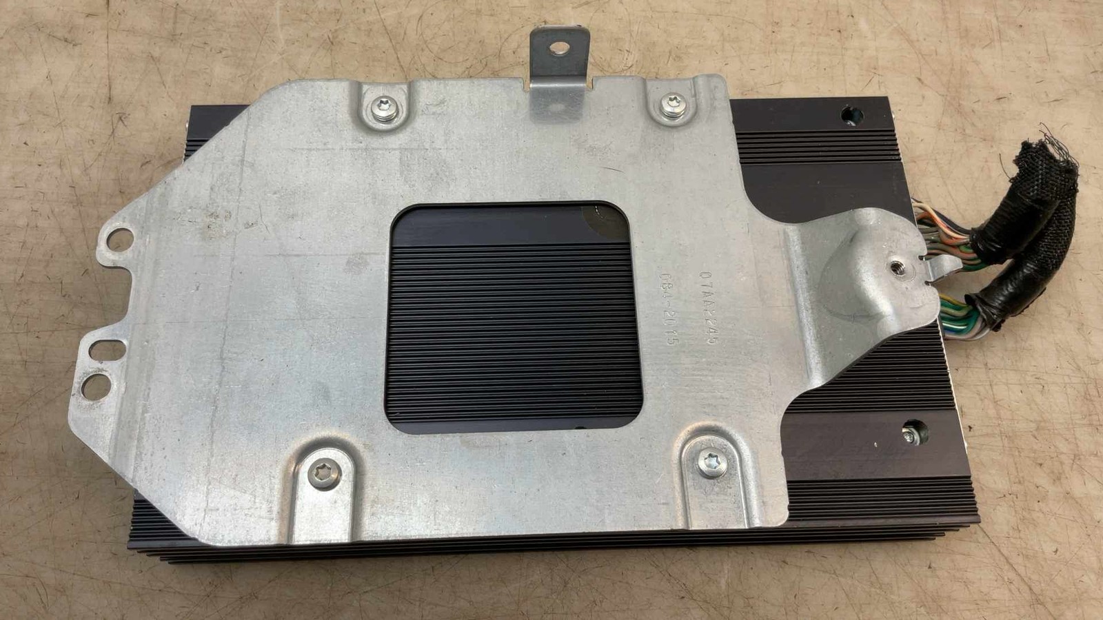 Jeep Wrangler JK OEM Factory Premium Amplifier 68223347AC 2015 180406