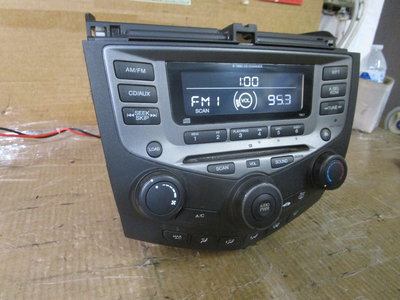 03-07 Honda Accord Radio Stereo 6 Disc CD Player Receiver 39175sdaa120 W/CODE