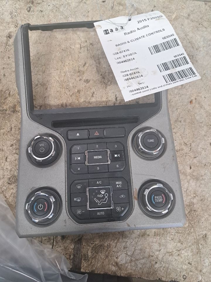2015 F350sd Radio & Climate Controls Sku#4462824