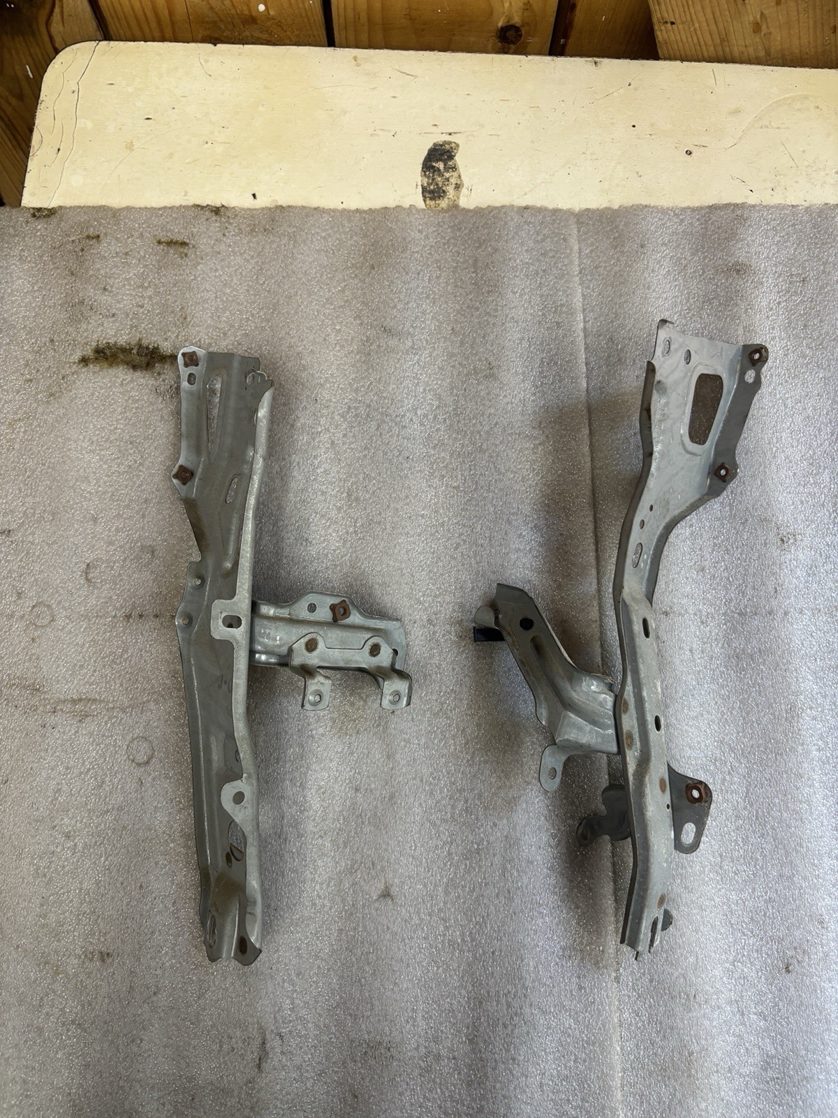 1996 – 2004 Toyota Tacoma Radio Brackets Center Dash Dashboard SUPPORT BRACE oem