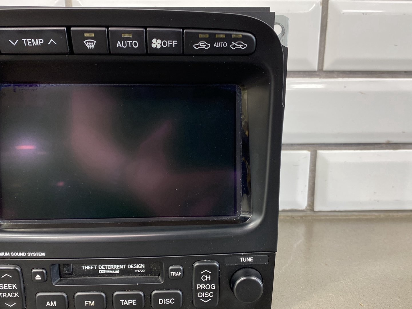 2001-2002 Lexus LX470 Navigation Multi Display Cassette Radio 8611160011 OEM