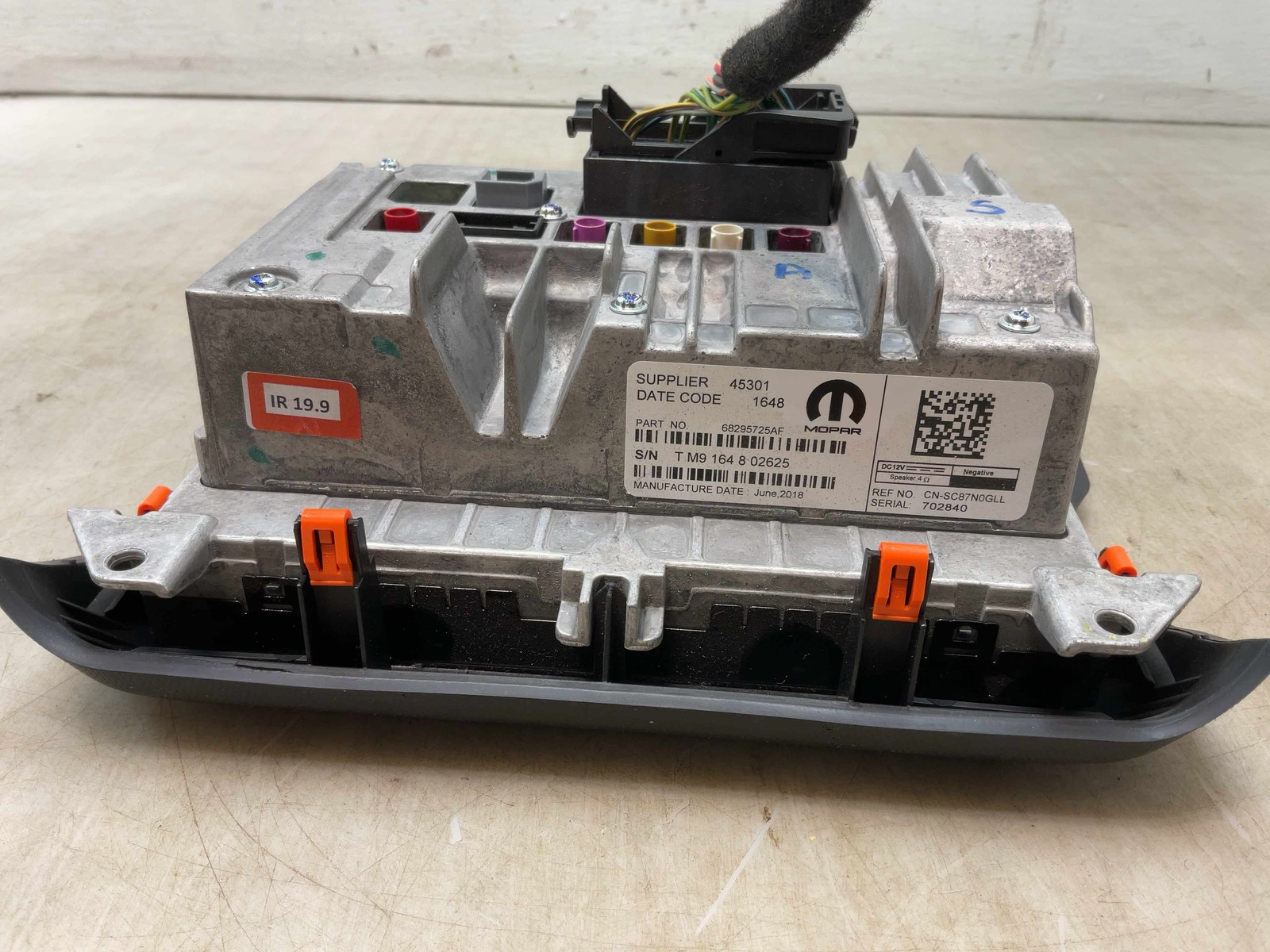 Jeep Wrangler JL OEM 8.4 Touchscreen Radio w U Connect 2018 178705