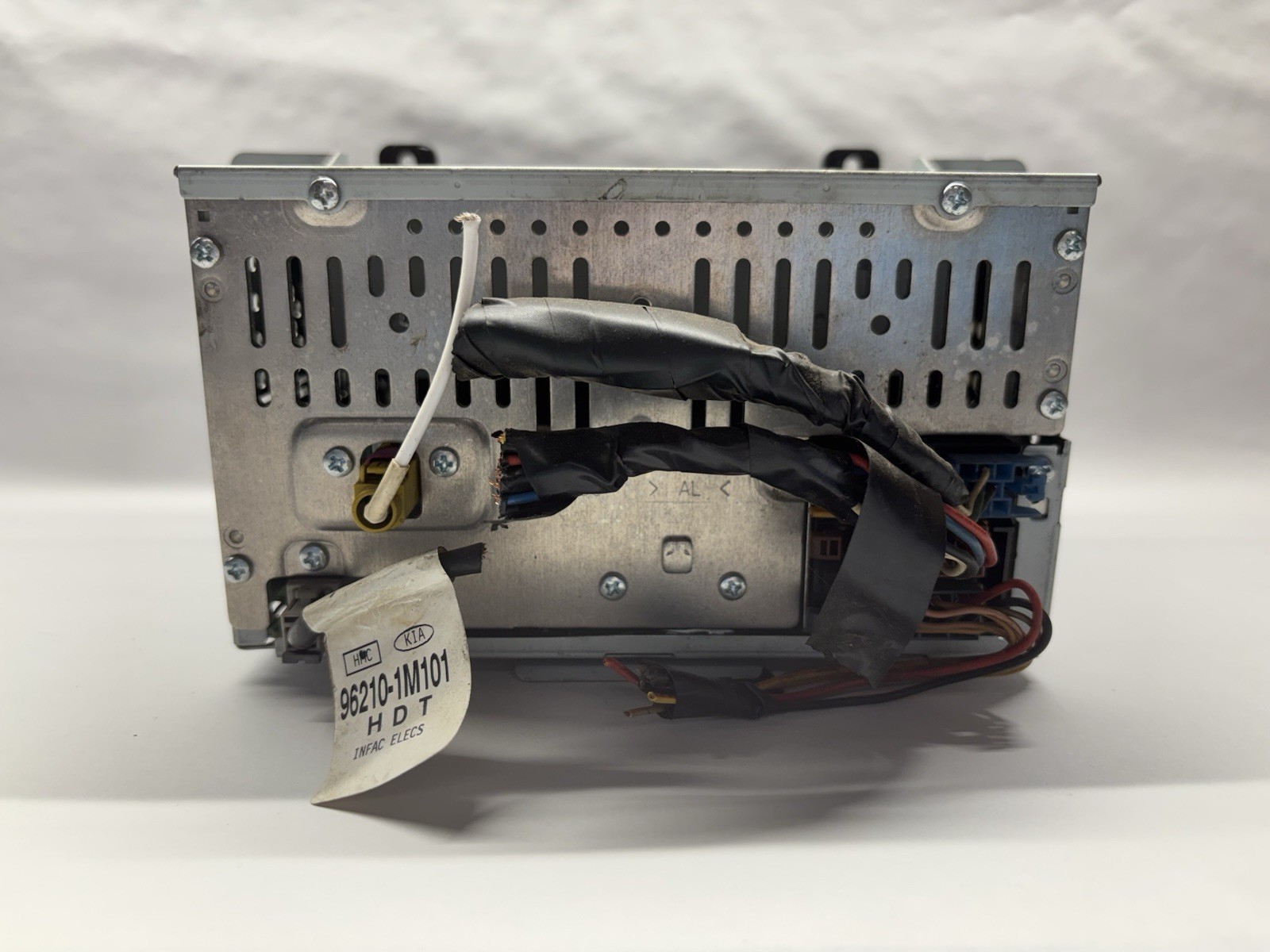 2010 – 2012 KIA FORTE CD SAT BLUETOOTH RADIO 96150-1M220AMWK UNTESTED