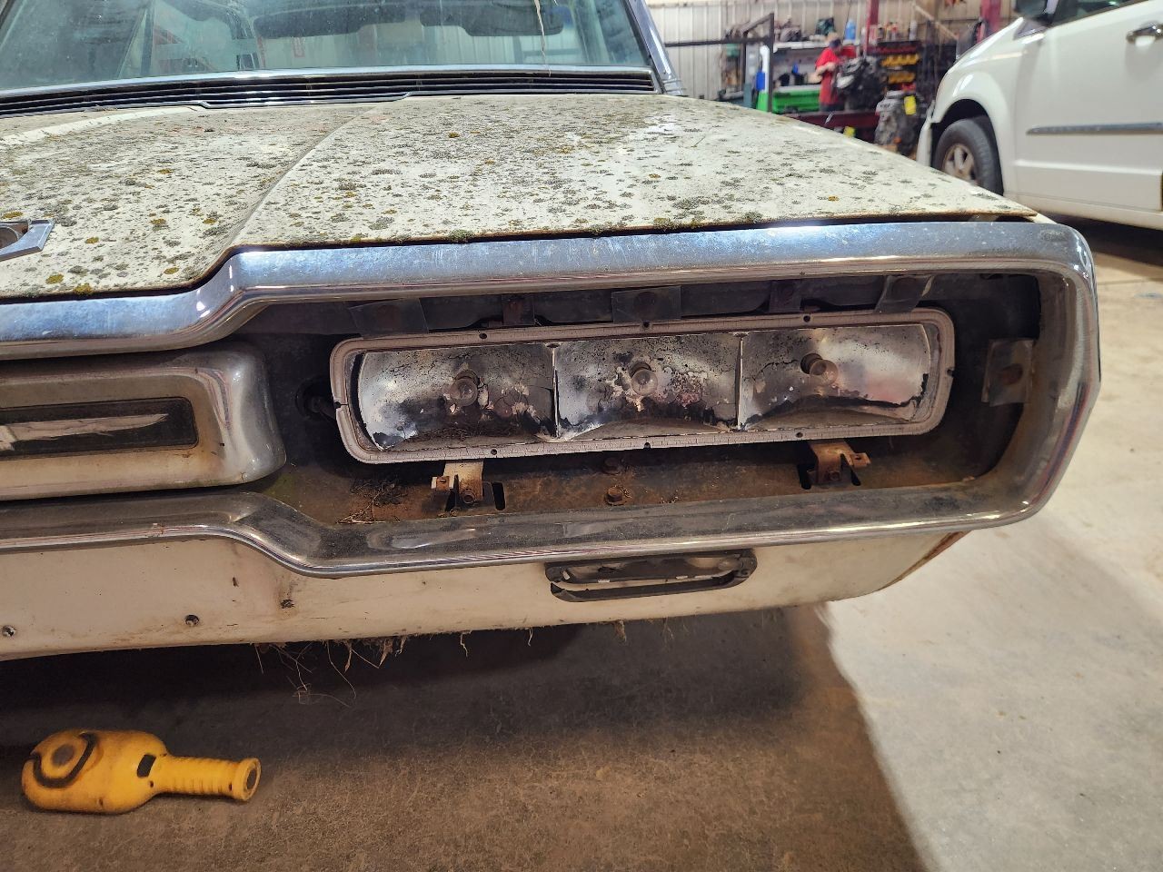 AM Radio Untested Fits 65-66 THUNDERBIRD 1245461