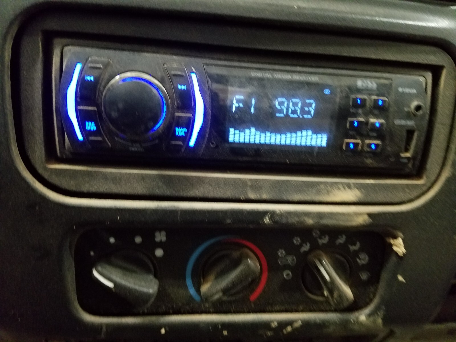 2005 Jeep Wrangler TJ Rubicon 4×4 Boss AM FM CD Radio #9706 K1