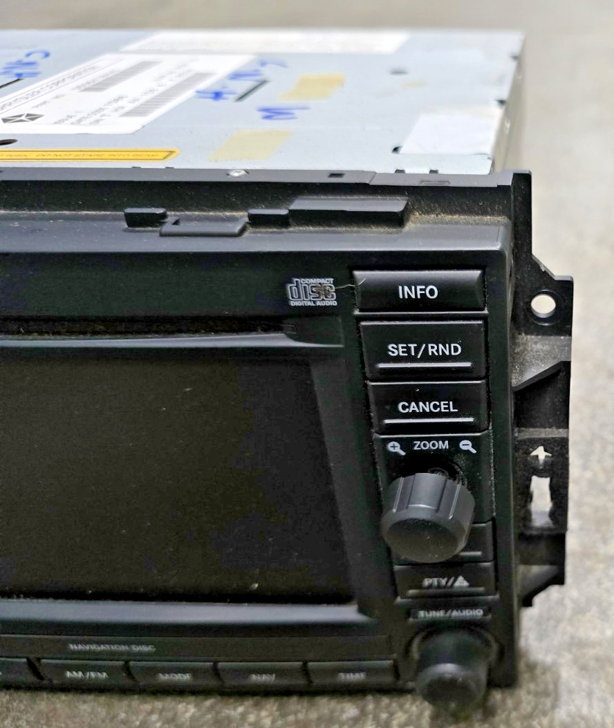 2005 2006 2007 JEEP Dodge Chrysler Navigation Radio REC 6 Disc CD 05064184AD OEM