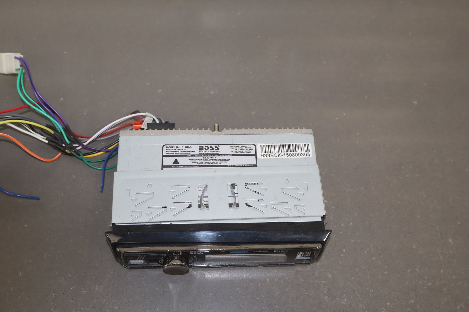 Boss 611UAB Radio Single DIN