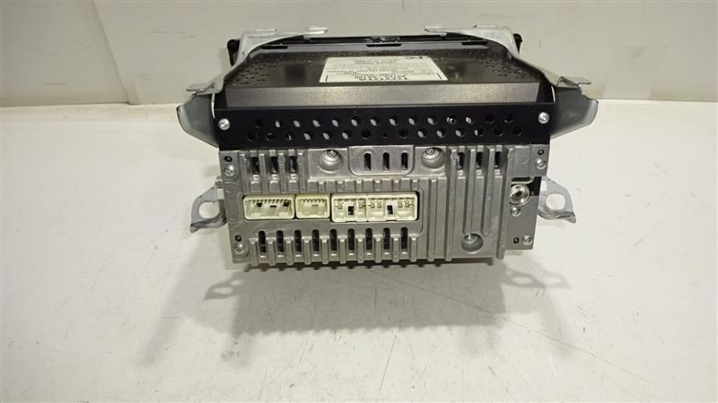 Radio Fujitsu Ten Manufacturer ID 16860 On Face Fits 05-06 CAMRY 632084