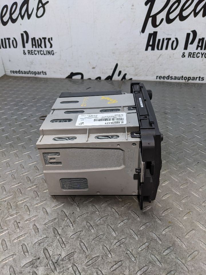 Audio Equipment Radio AM-FM-stereo-CD-MP3-USB Opt Uui Fits 11-12 ACADIA 1173902