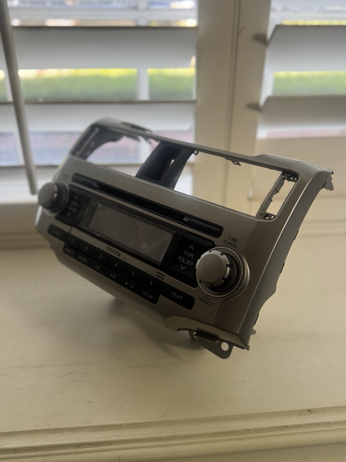 2011 – 2015 Toyota 4Runner Stereo/Radio/Headunit.Factory OEM.Very Clean No Flaws