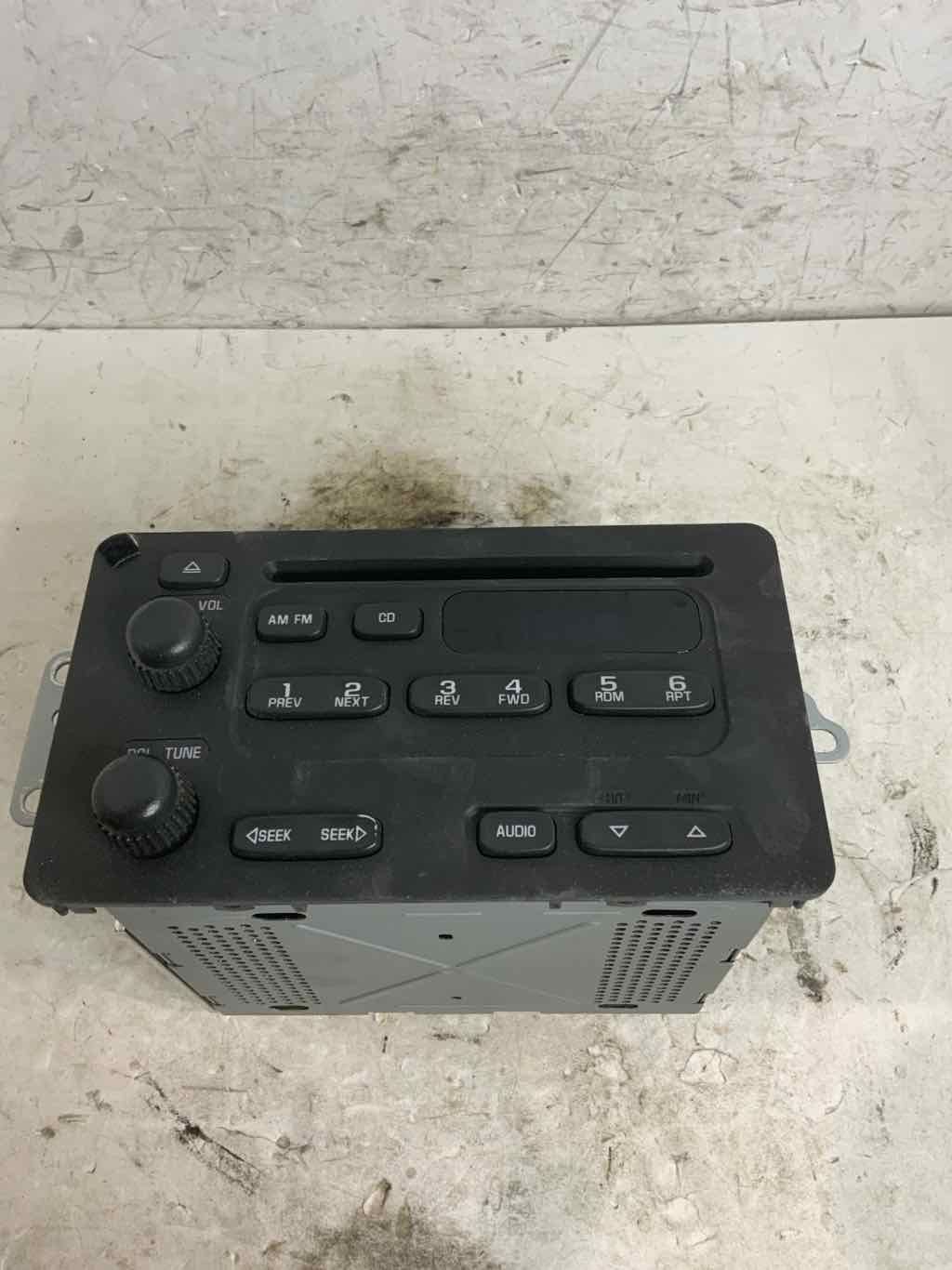 00-05 Chevrolet Cavalier Audio & Visual Equip Radio 10309459 AM/FM/CD 638-1230F