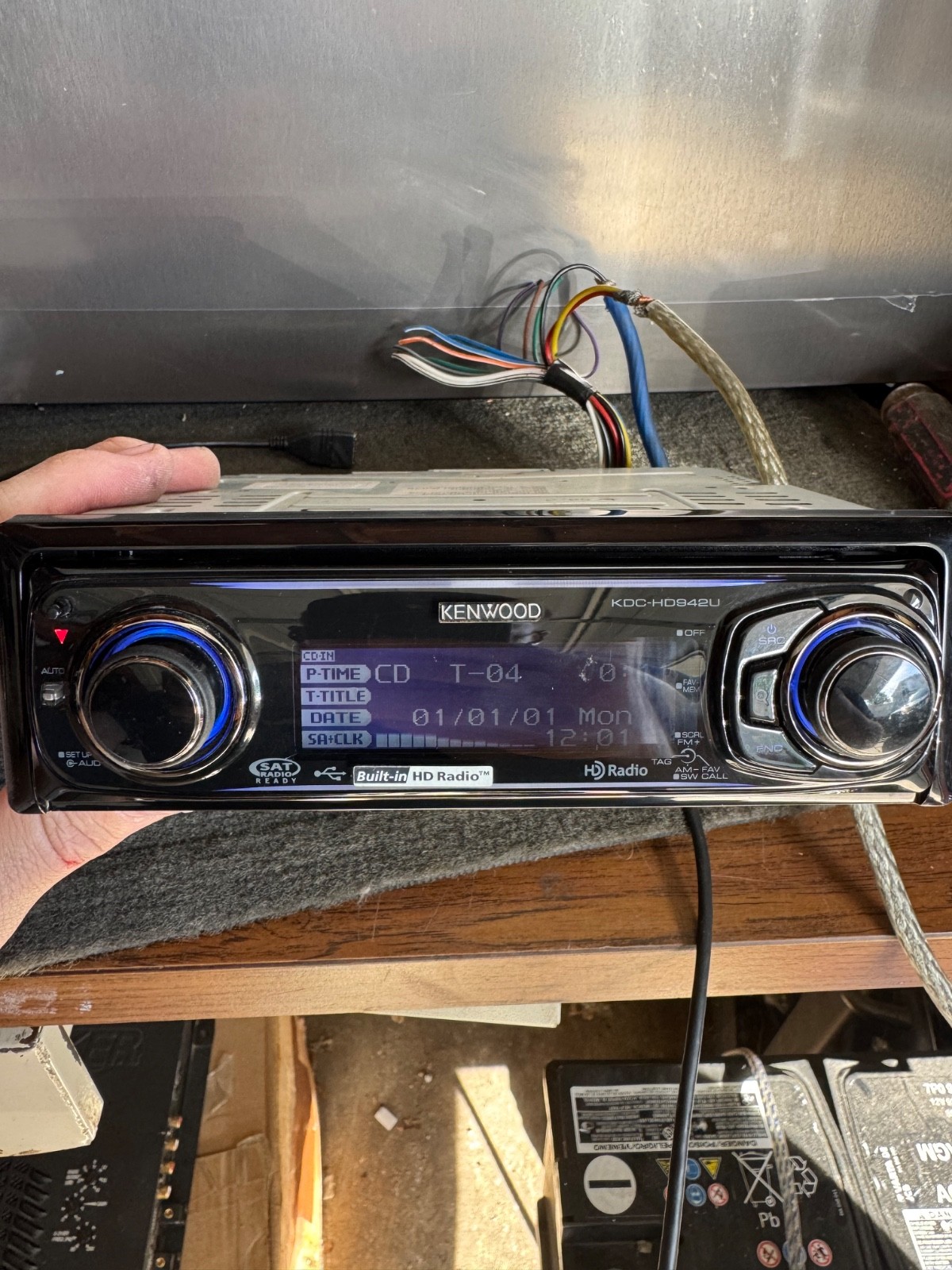 Kenwood KDC-HD942U; USB, CD, HD radio tuner, stereo head unit, 24 bit D/A.