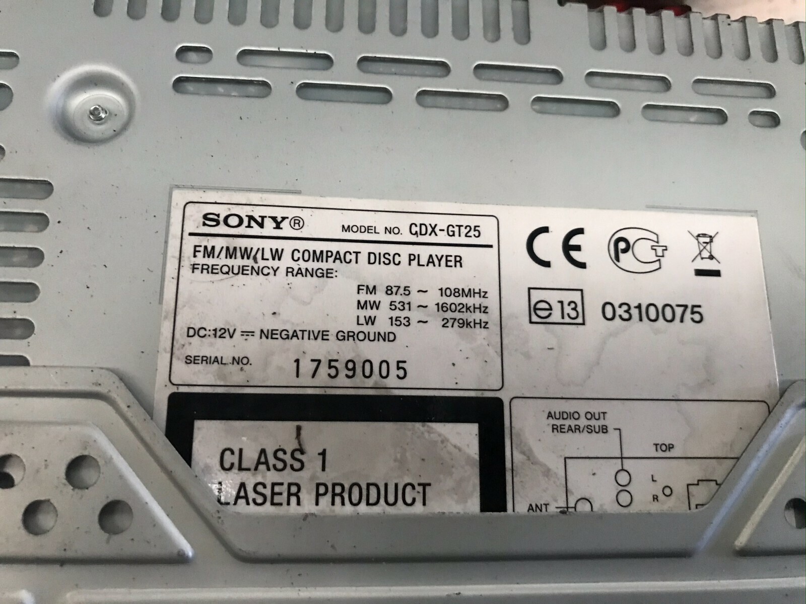 SONY CDX-GT25 RADIO CD PLAYER AUX