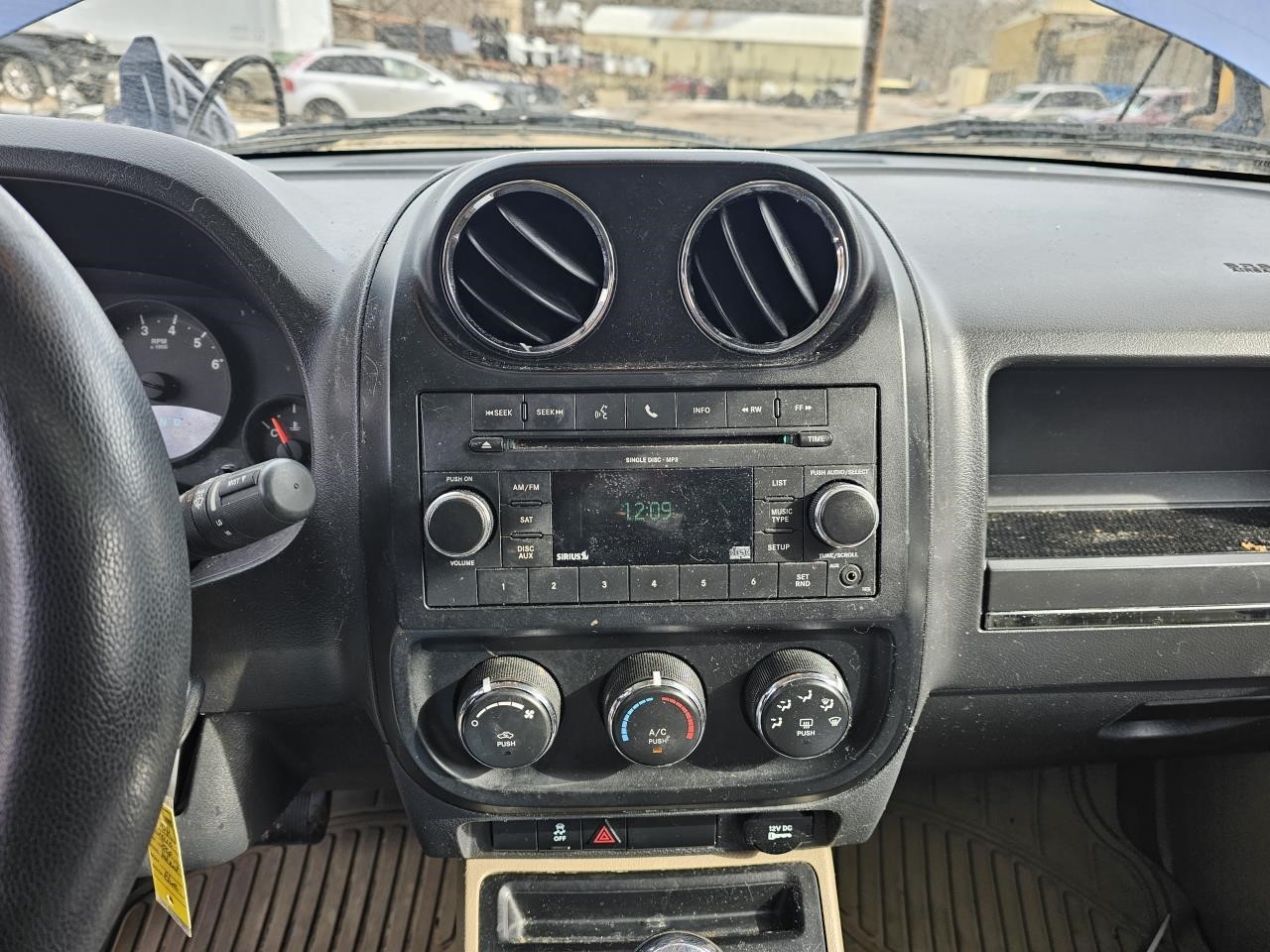 Audio Equipment Radio AM-FM-CD-MP3 Face Plate ID RES Fits 08-10 DAKOTA 2419458