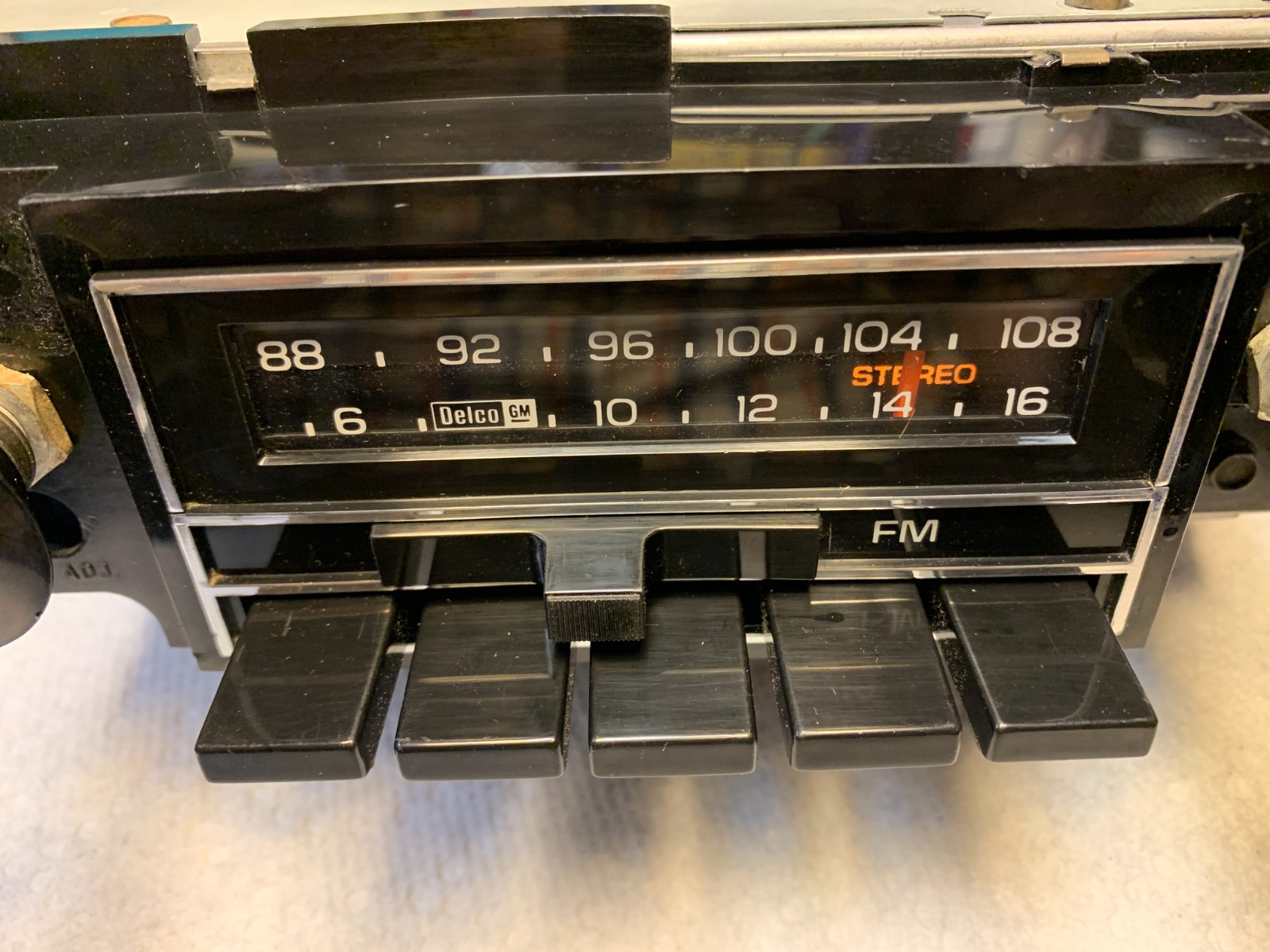 1977 GM Delco Chevy Corvette AM FM Stereo Radio with Knobs 77 RARE One Year