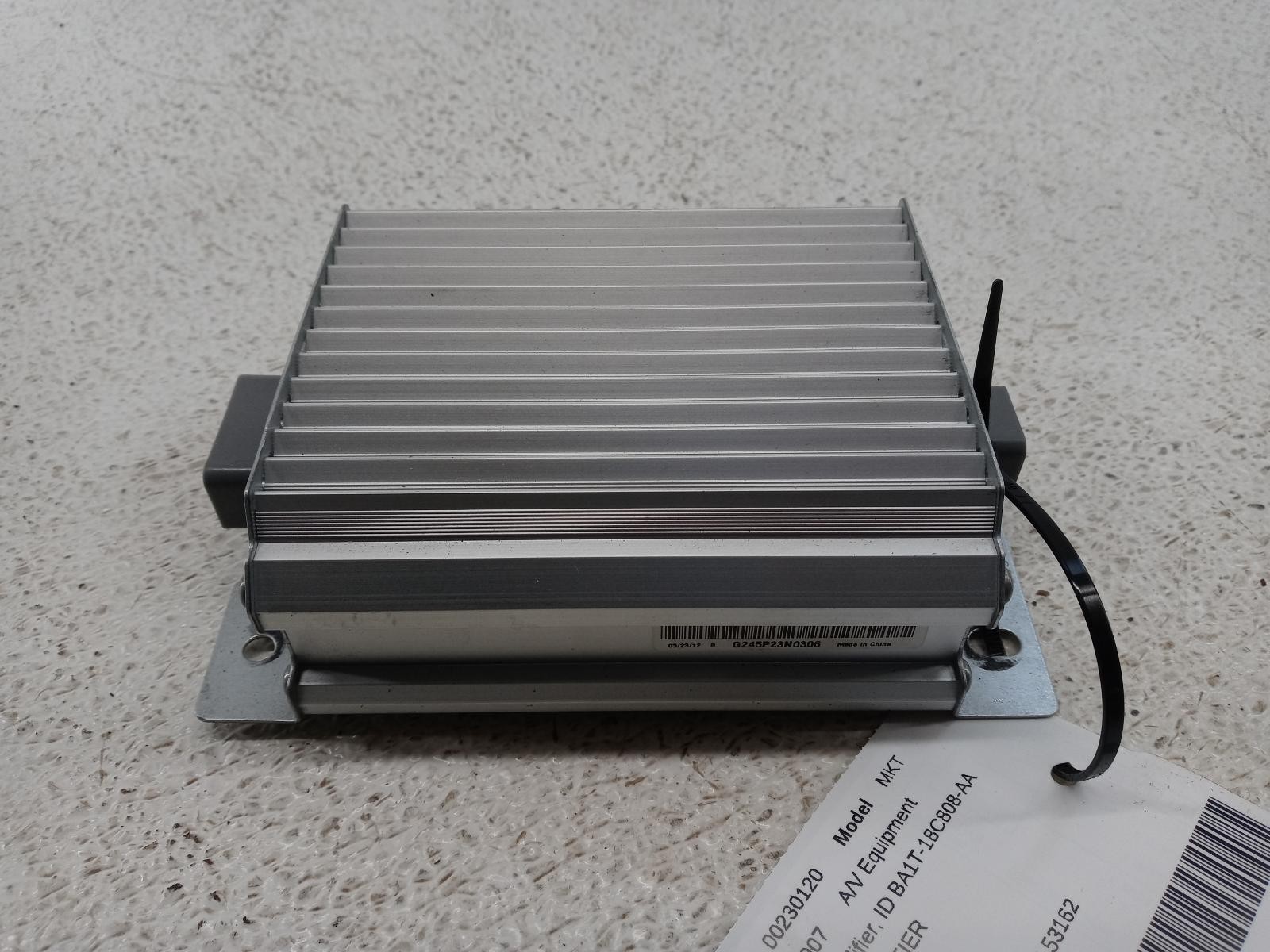 2015 Lincoln MKT Radio Amplifier ID BA1T-18C808-AA ***May Need Programming***