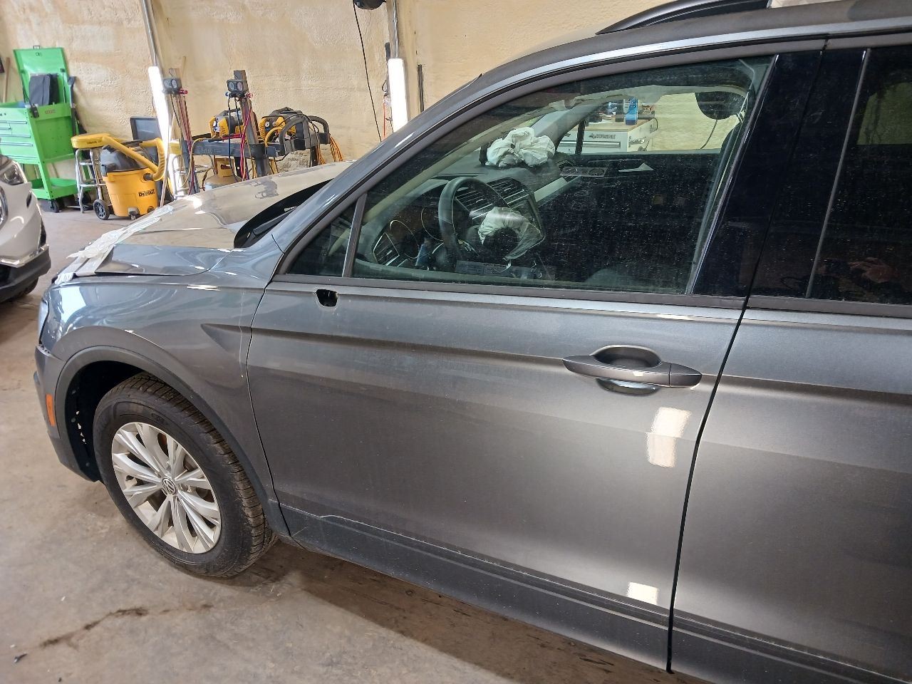 Audio Equipment Radio Receiver Center Dash Mounted Fits 18-20 TIGUAN 12886543