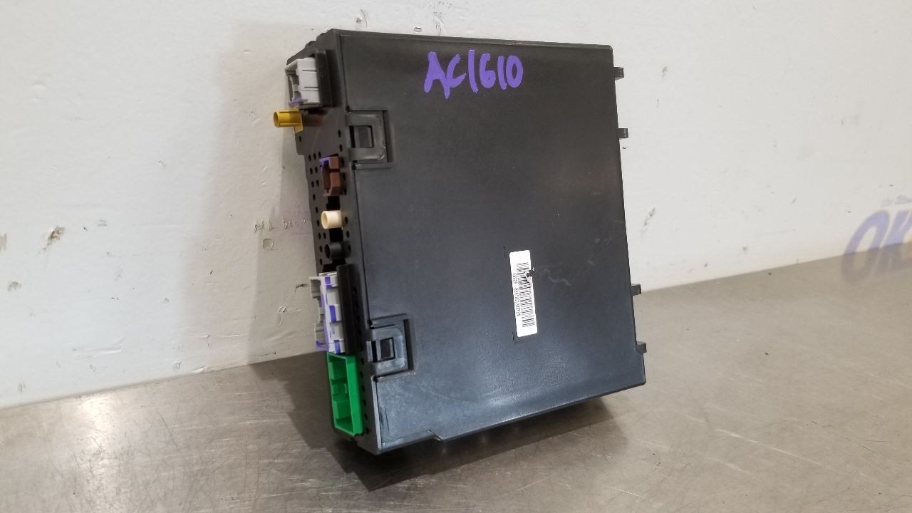 18 CHEVY CAMARO RADIO AUDIO RECEIVER 84361177