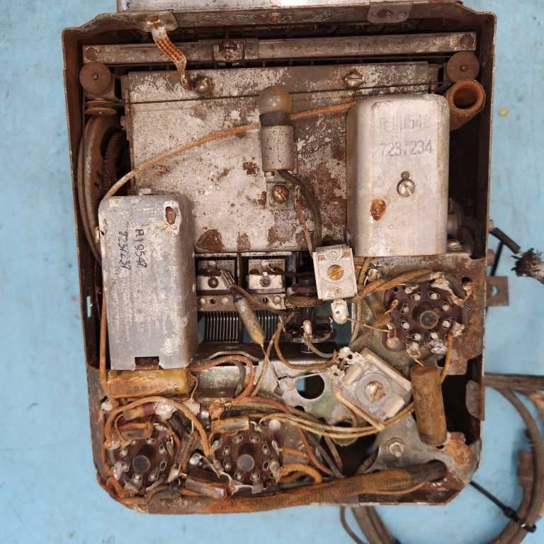 PARTS DONOR RADIO W/SPEAKER Fits 1939 OLDSMOBILE 1244040