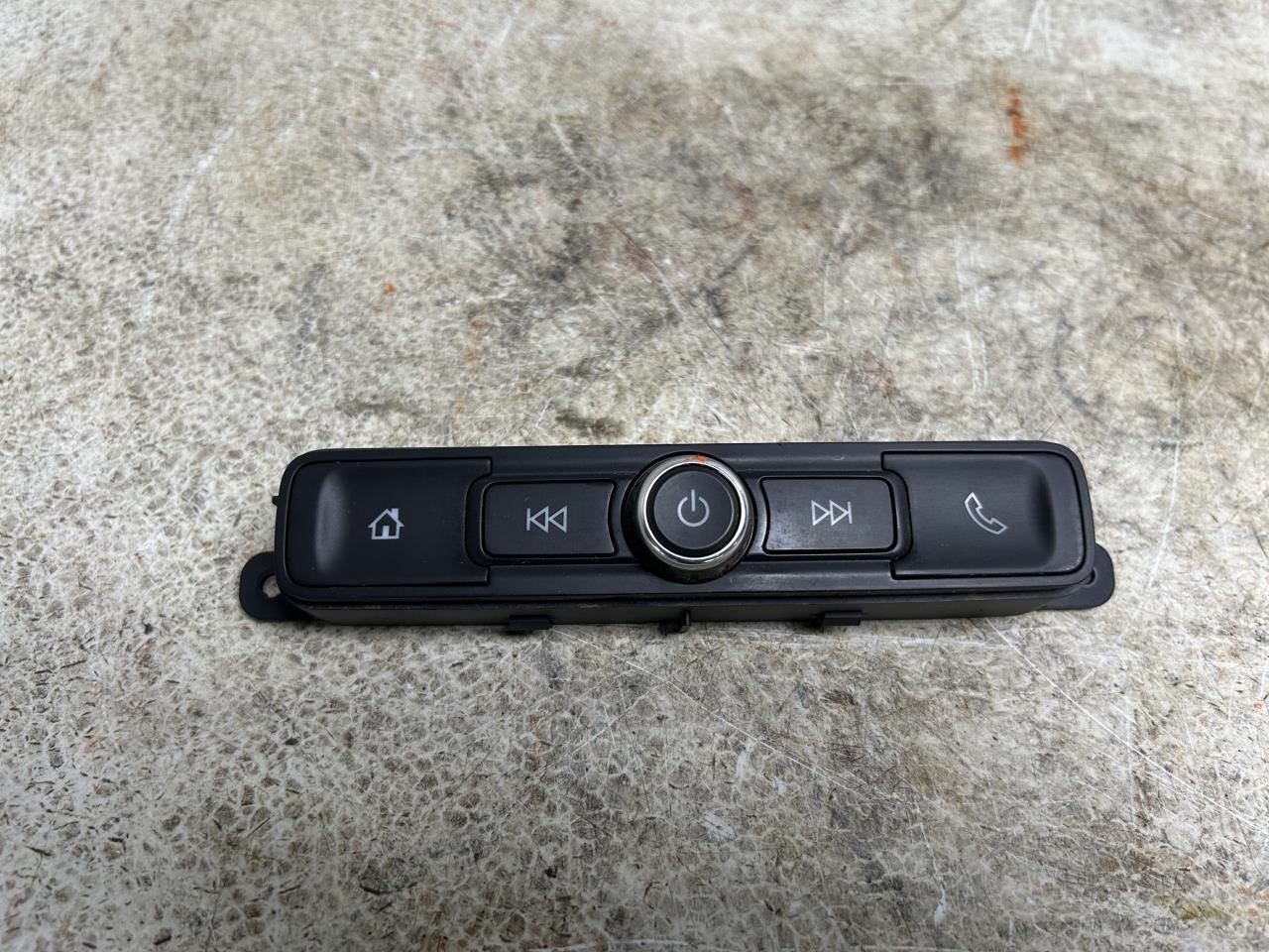 2024 GMC SIERRA350 OEM Control Panel Part Number 42565560