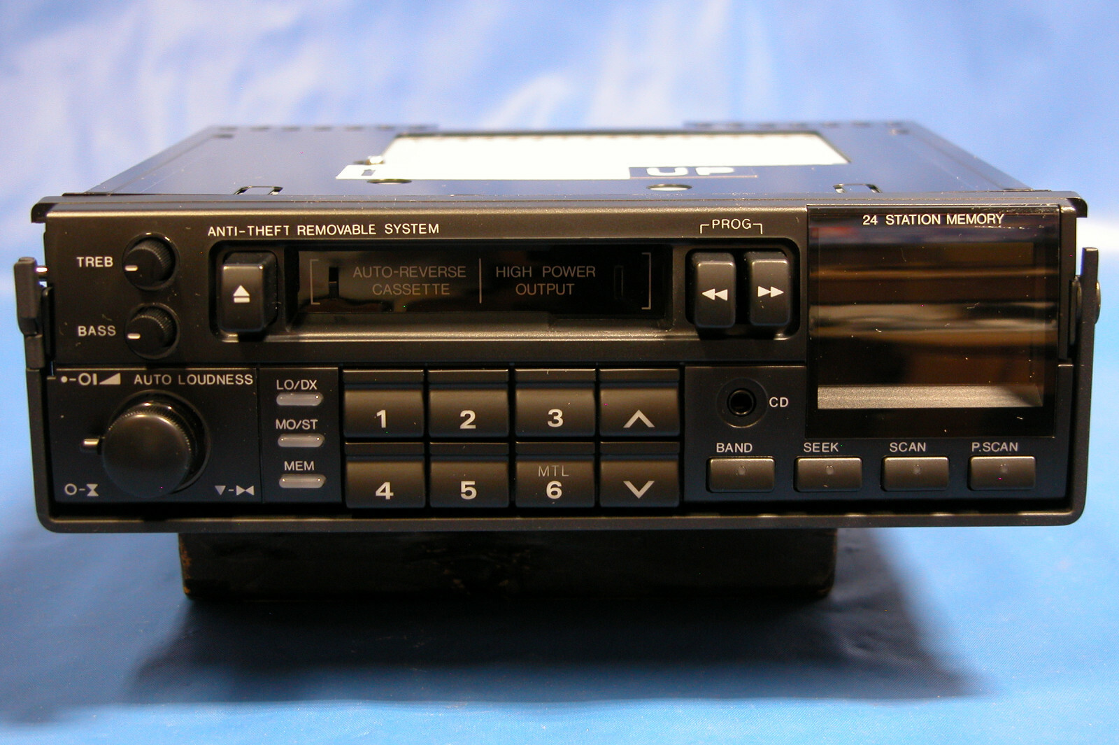 NEW Original Volkswagen Radio P/N 000 034 100 SR1 Fits most Vehicle