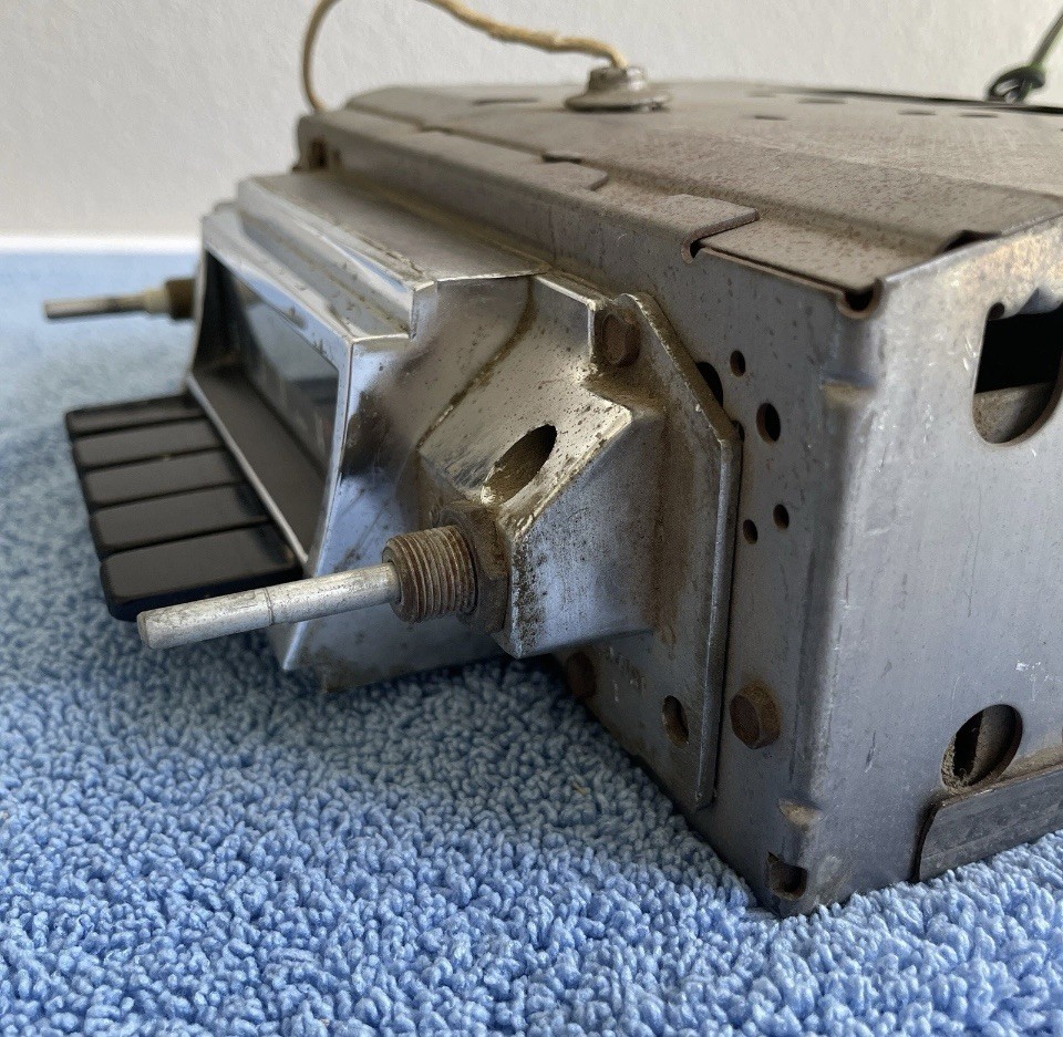 Vintage Chevrolet OEM AM Radio DELCO 7294181 1966-1967 Chevy Chevelle