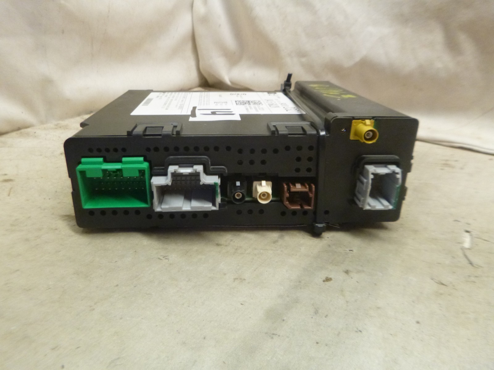 17 18 19 20 21 Chevrolet Camaro Radio Receiver 84102321 B14