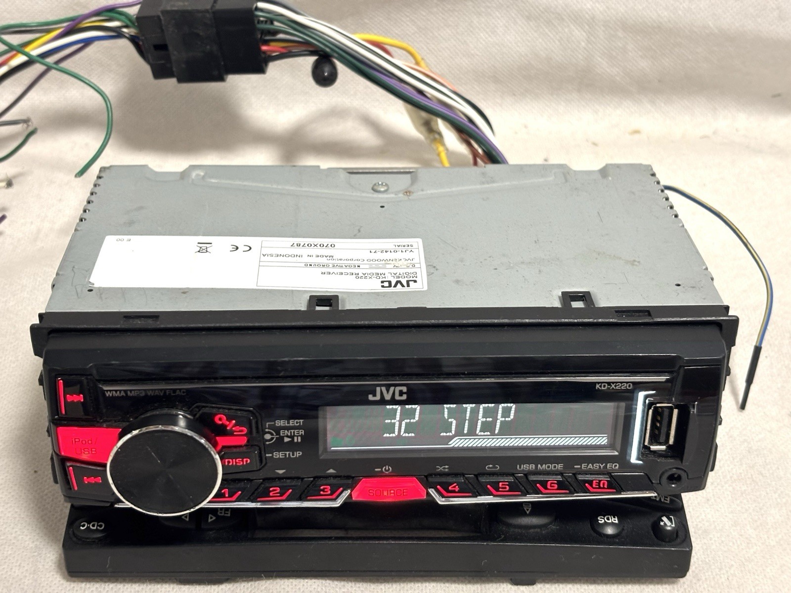 JVC KD-X220 WMA MP3 WAV FLAC FRONT USB/AUX iPod MEDIA PLAYER