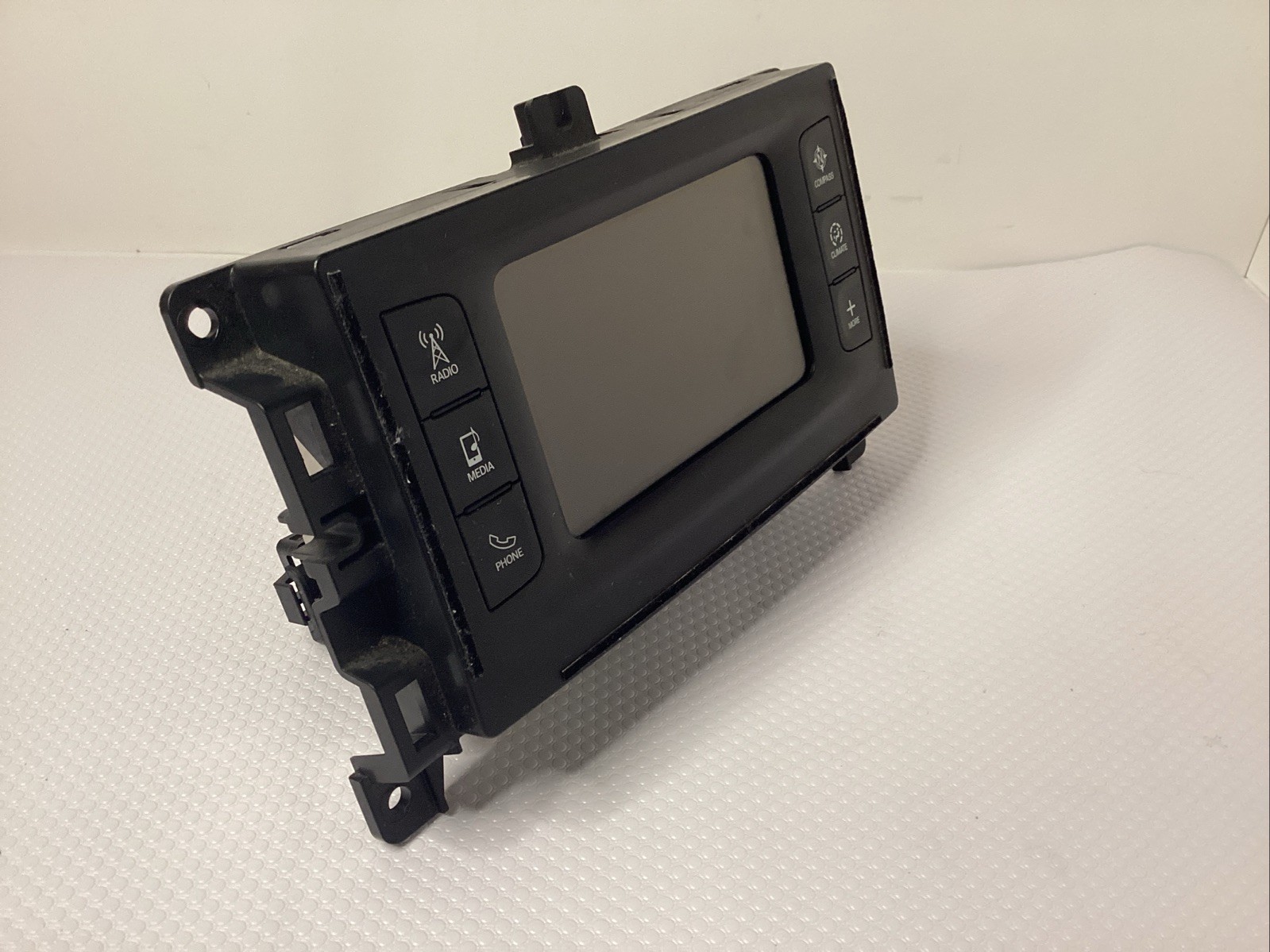 2016-2017 Chrysler 200 Radio Display Screen Monitor P68237070AD