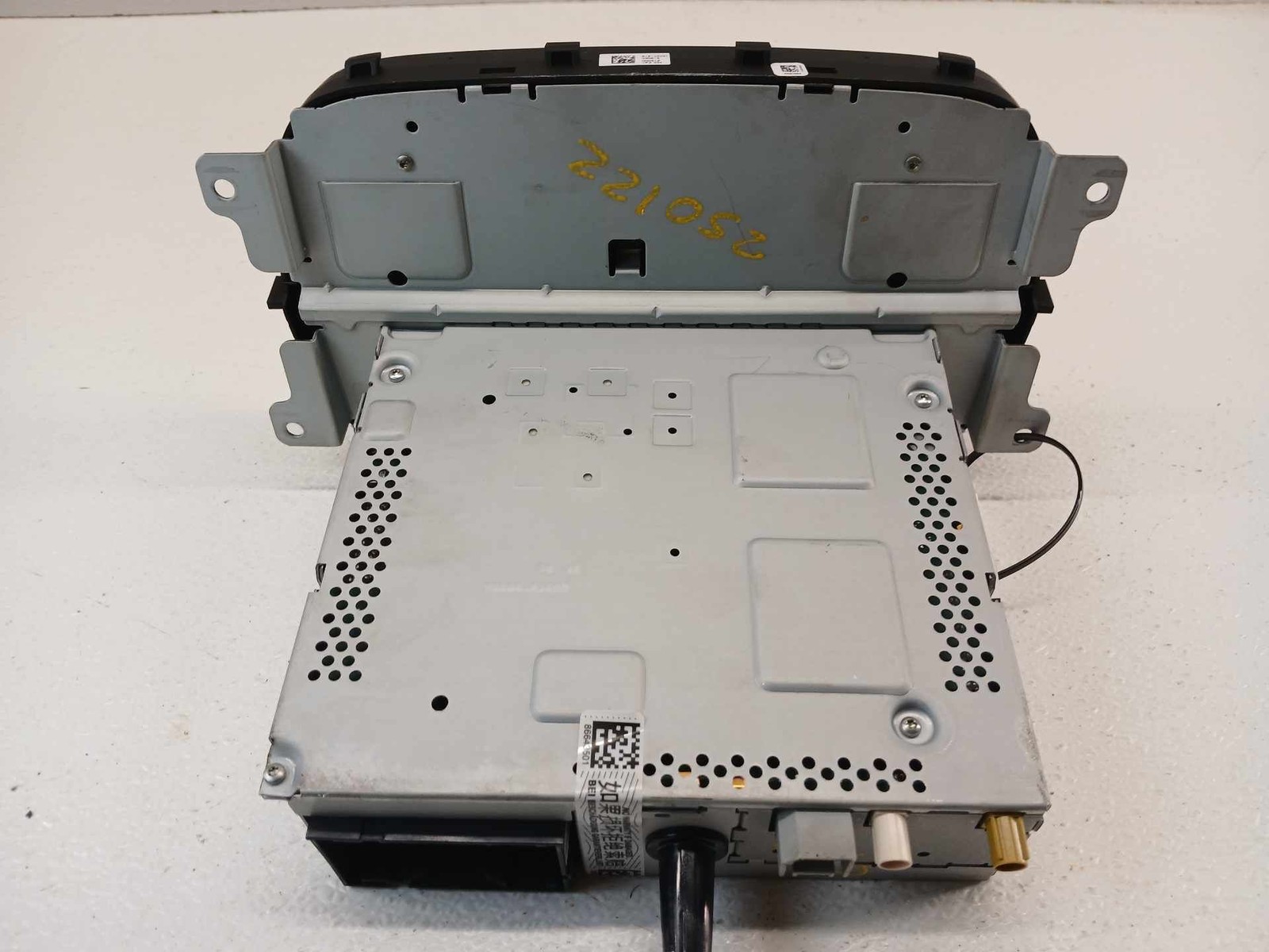 16 17 Fiat 500 Radio 4 Dr X Mdl 5.0′ Touchscreen Opt RA2 *May Need Programming*