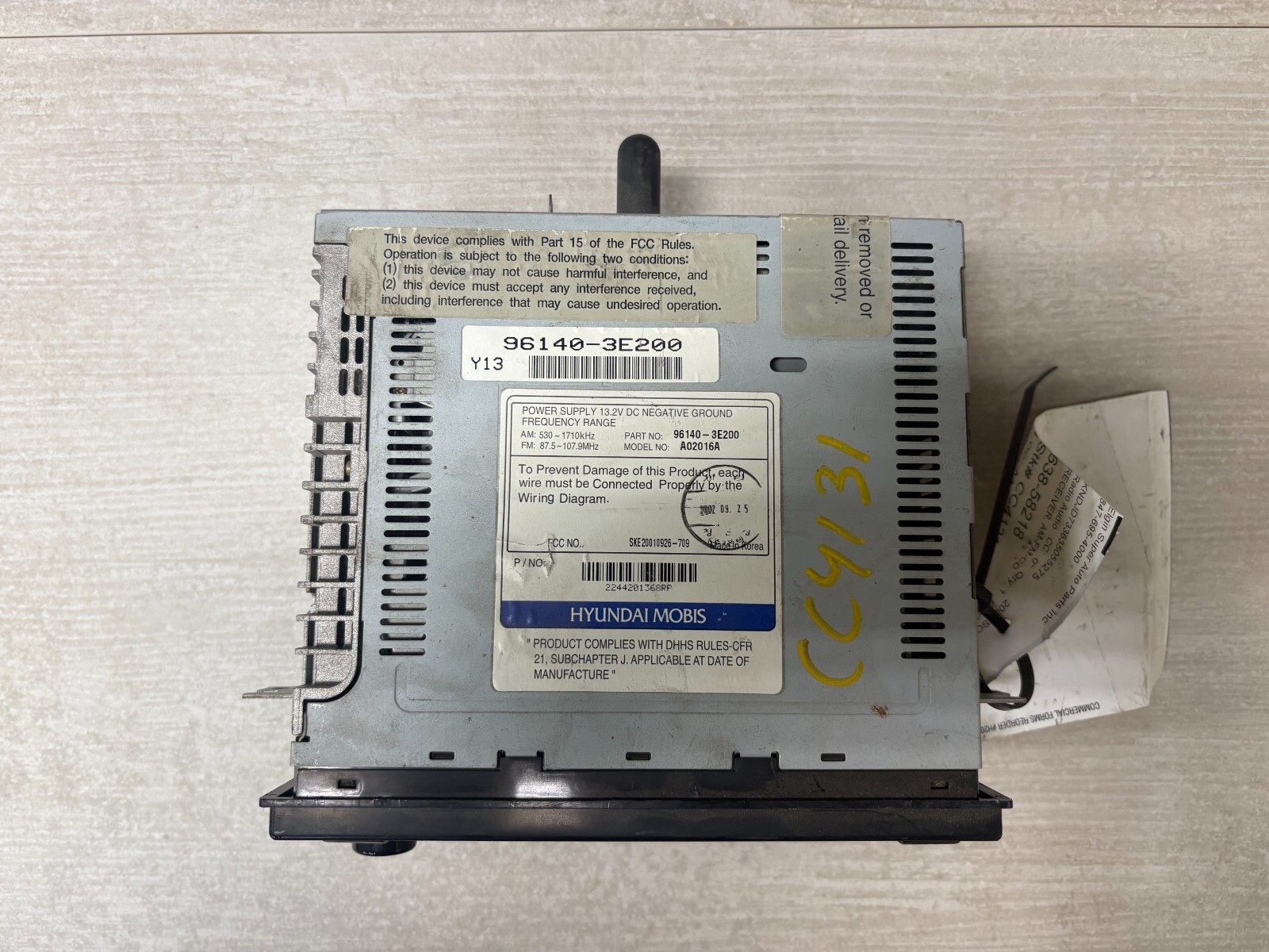 OEM Hyundai Mobis A02016A 96140-3E200 AM/FM Radio CD Player for 2003 Kia Sorento