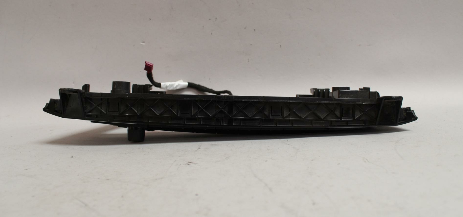 12 13 14 15 16 17 BMW 320I AM/FM RADIO CD PLAYER BEZEL 61316814188-01