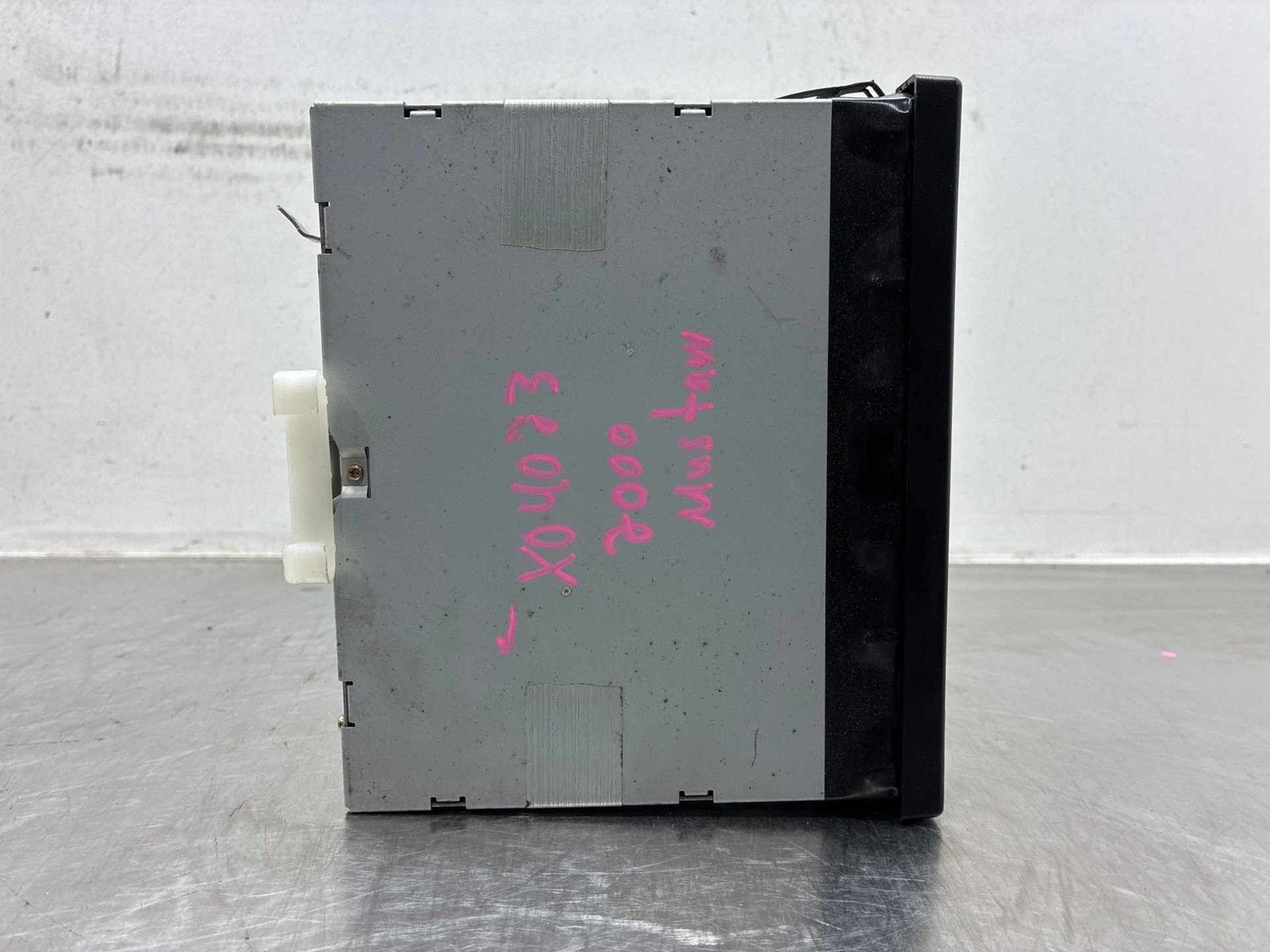 2000 Ford Mustang Radio Receiver Audio AM FM Stereo Head Unit OEM XR3F-19B160-AA