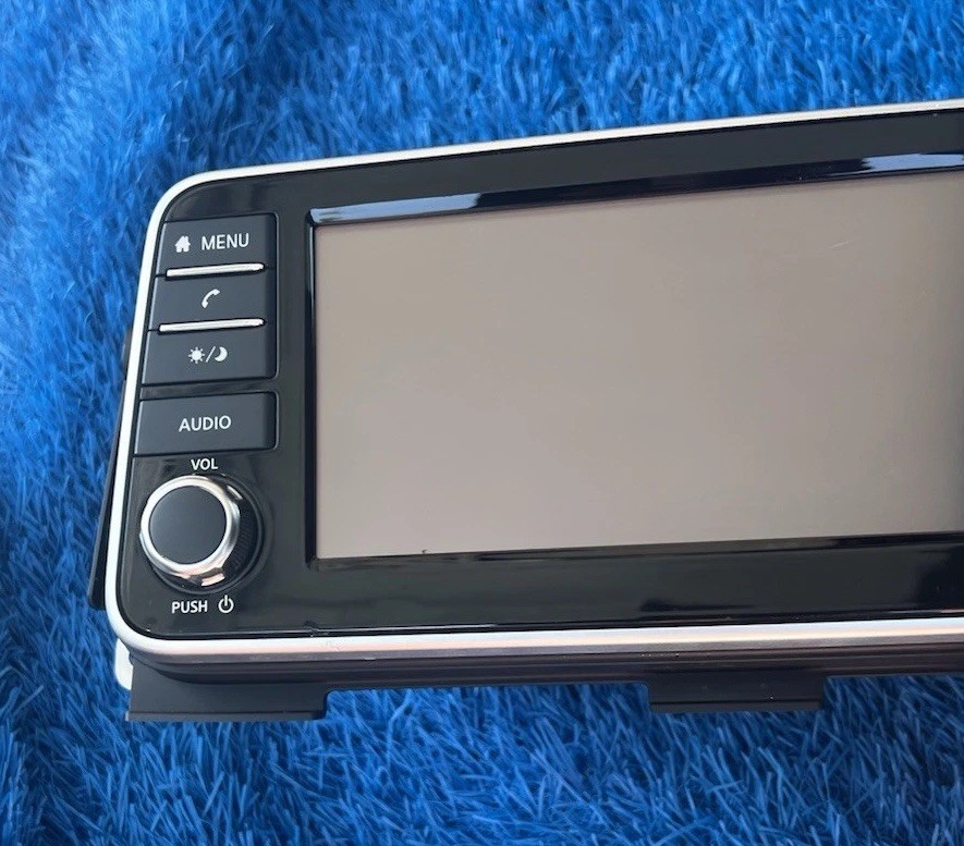 23 24 25 NISSAN VERSA Radio Display & Receiver Navigation Touchscreen 280216EM0D