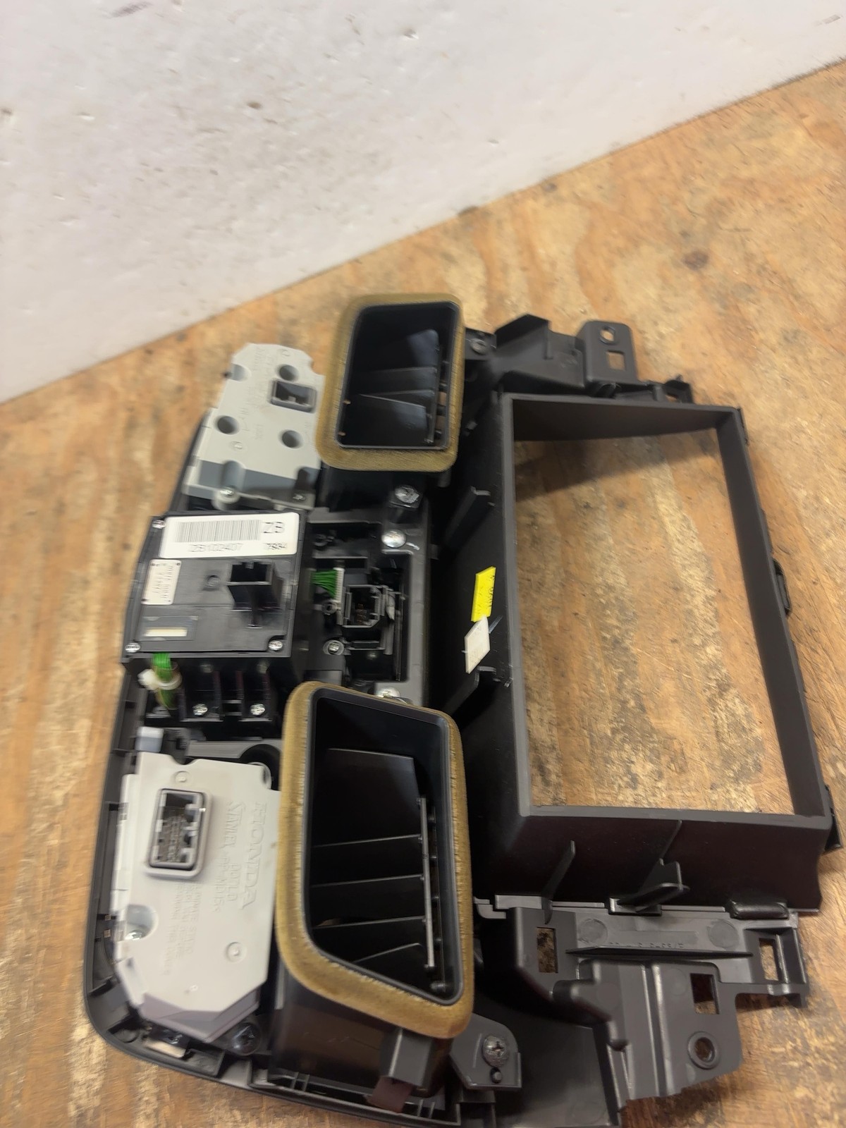 08 09 ACURA RDX Audio & Visual Equipment (radio) Control – CHECK ID FOR DETAILS